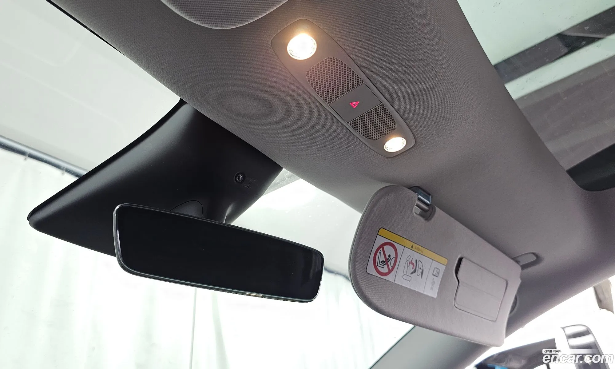Tesla Model Y 2024 LRWYGCFS7RC426124 — 25