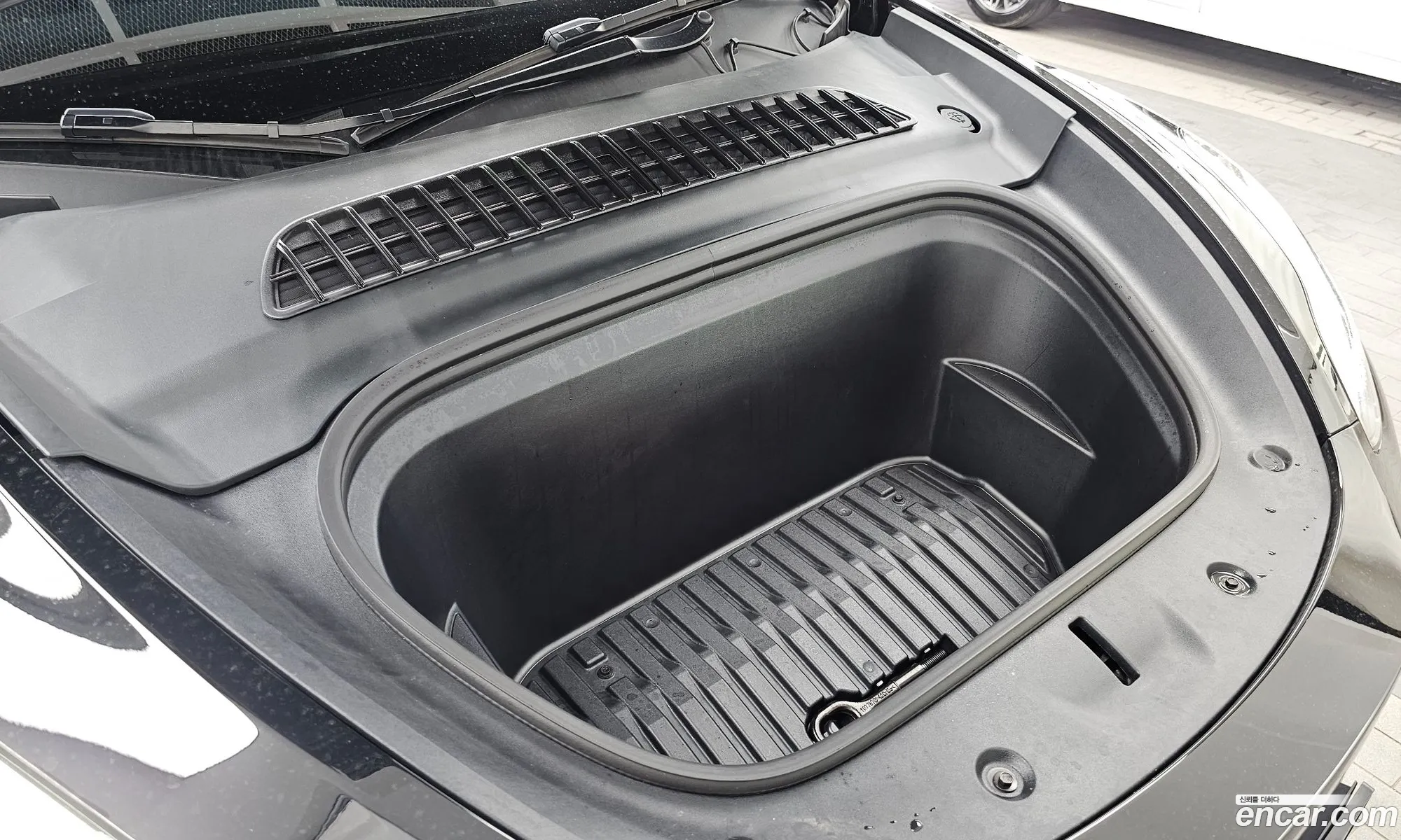 Tesla Model Y 2024 LRWYGCFS7RC426124 — 21