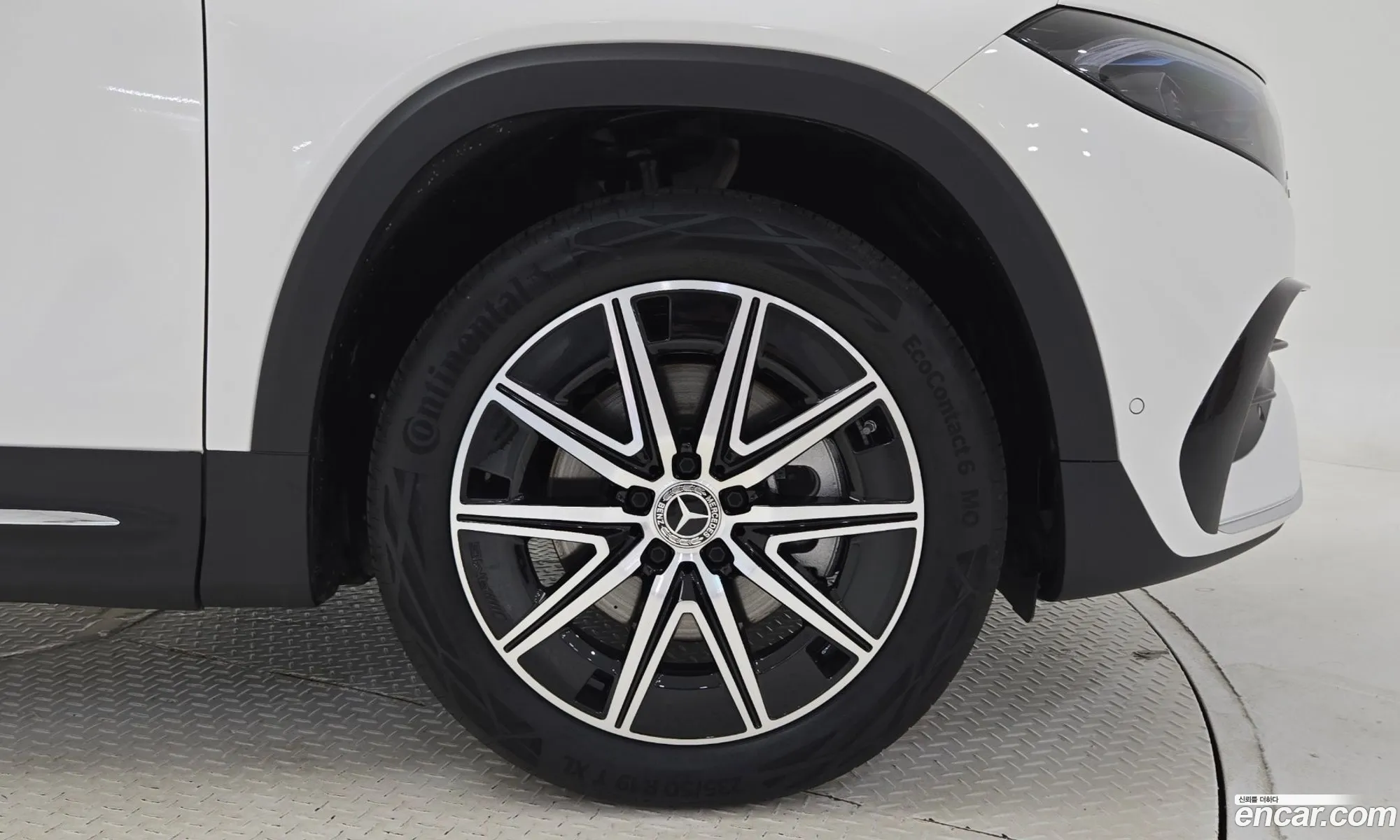 Mercedes-Benz EQB X243 2025 — 12
