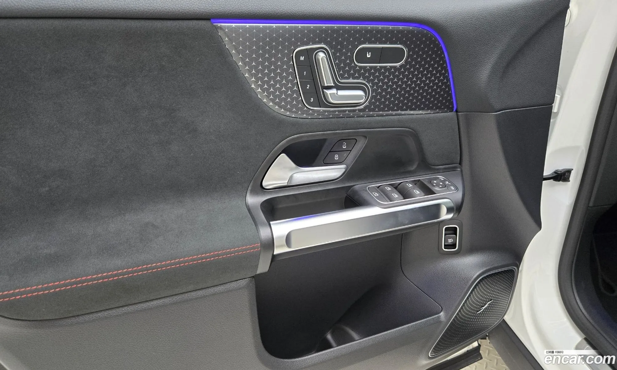 Mercedes-Benz EQB X243 2025 — 17