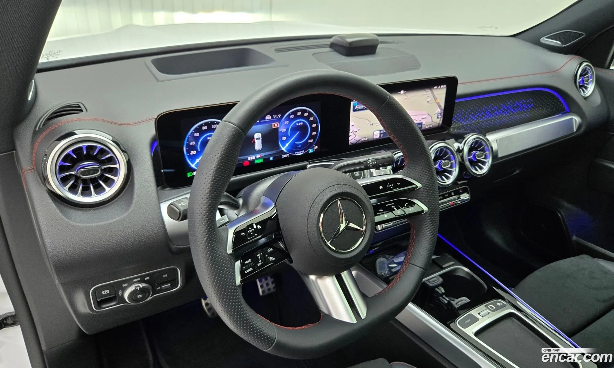 Mercedes-Benz EQB X243 2025 — 10