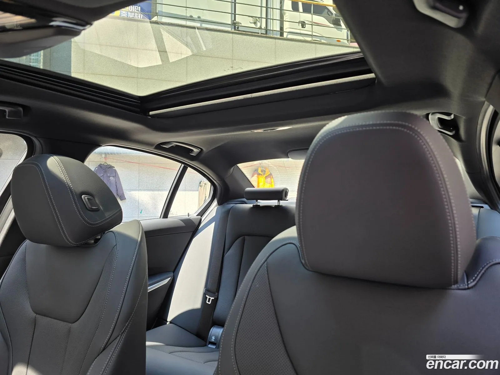 BMW 3 Series 2025 — 19