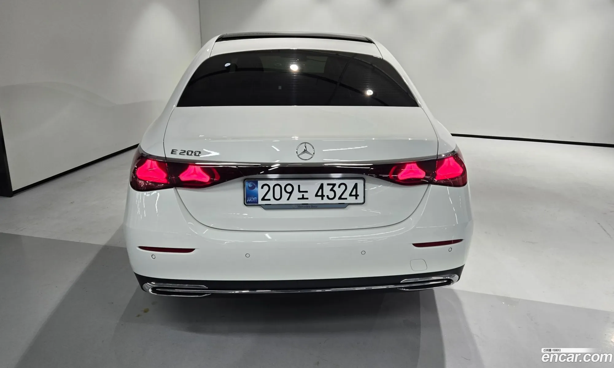 Mercedes-Benz E-Class W214 2025 — 14