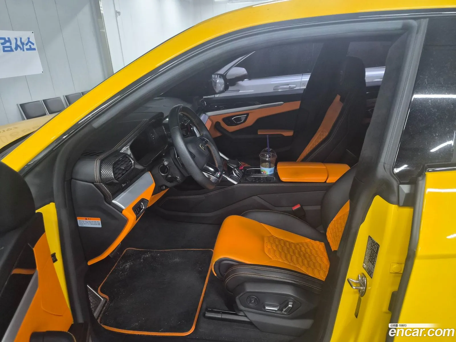 Lamborghini Urus 2021 — 2