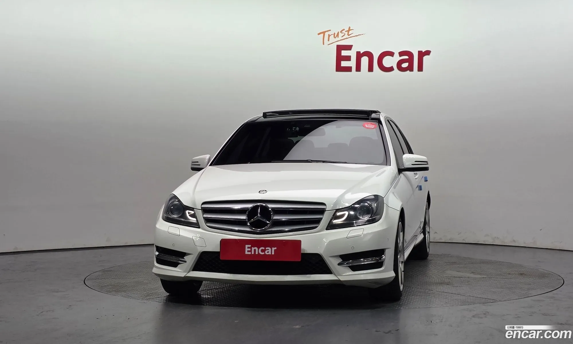 Mercedes-Benz C-Class W204 2012 WDDGF4JB1DA767950 — 5