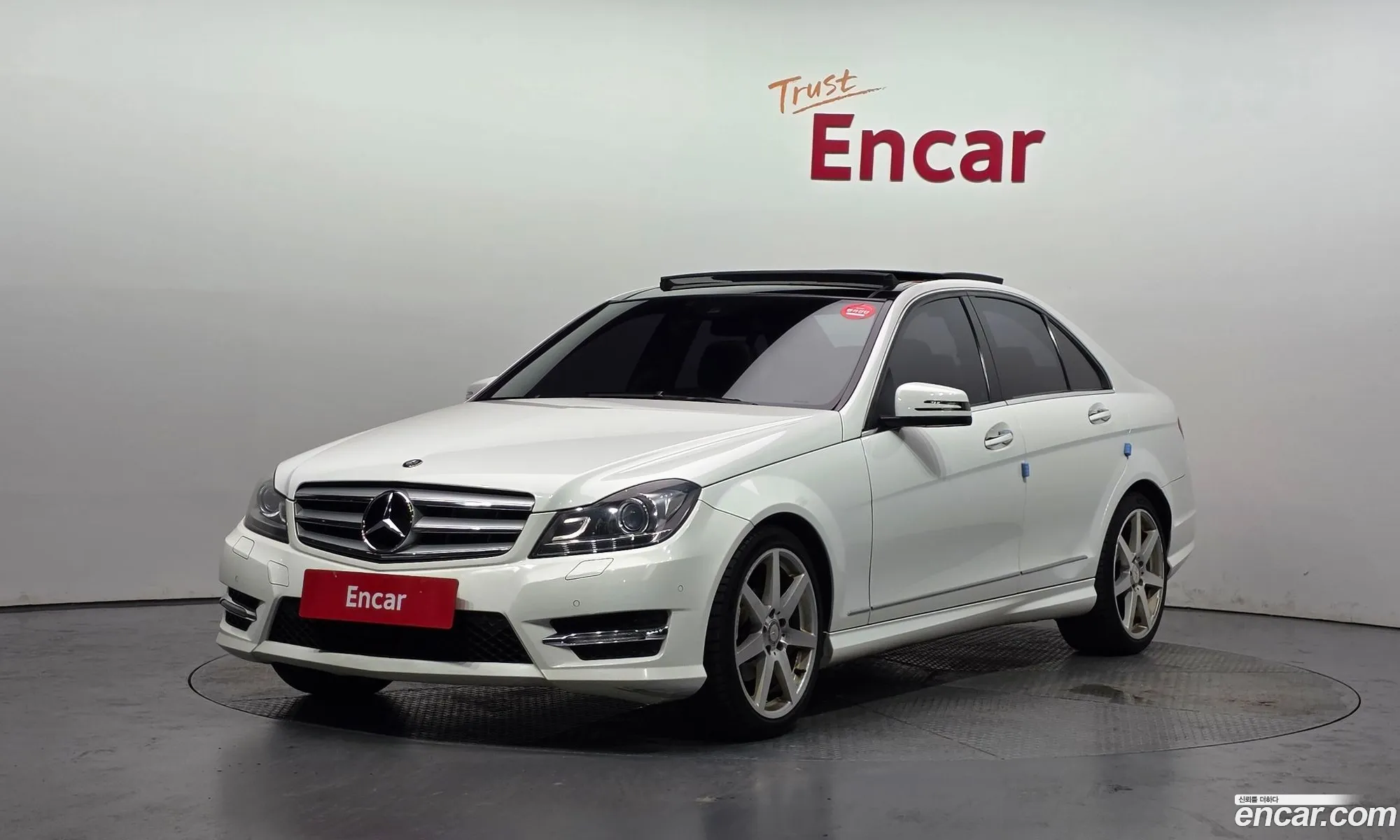 Mercedes-Benz C-Class W204 2012 WDDGF4JB1DA767950 — 10