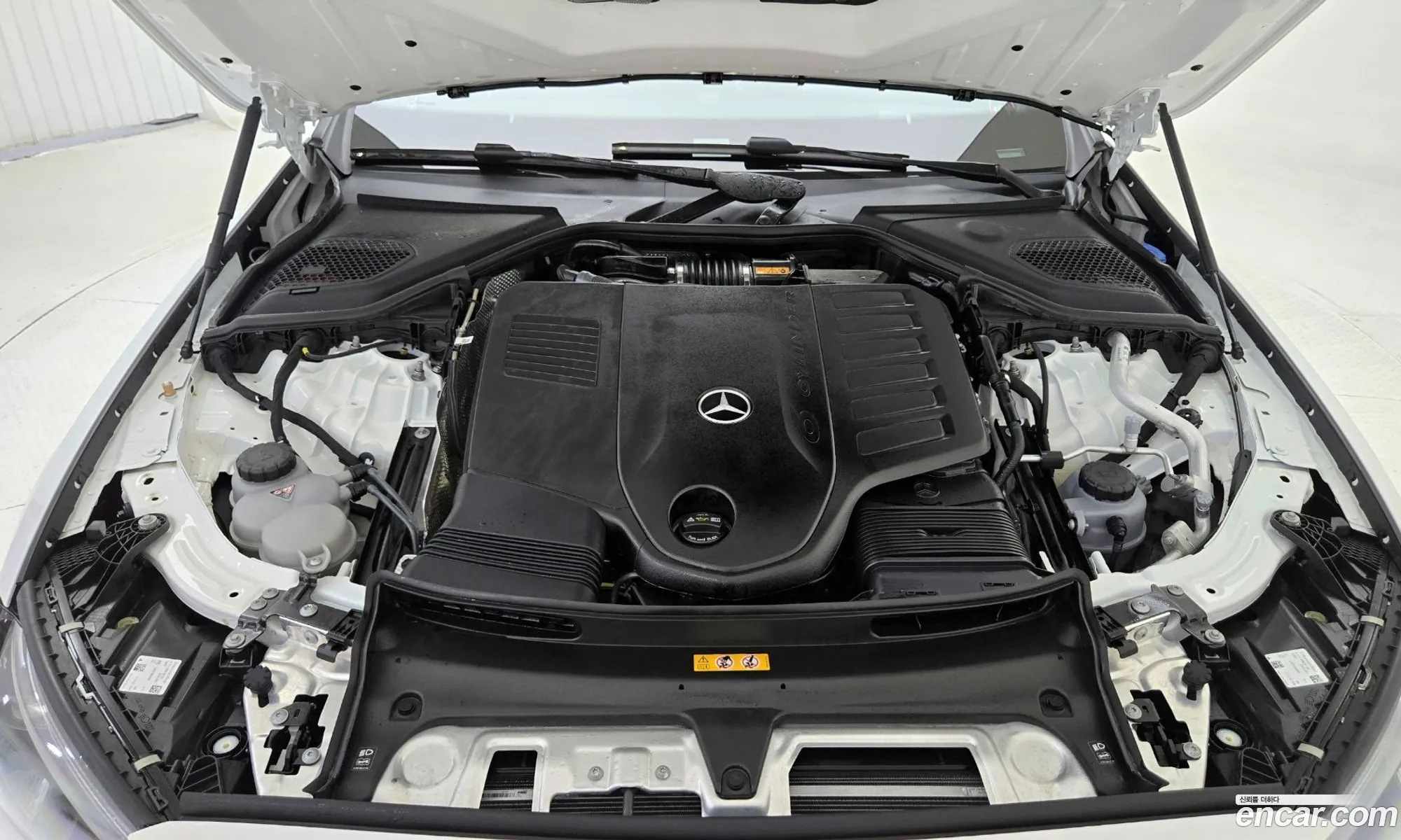 Mercedes-Benz E-Class W214 2025 — 12