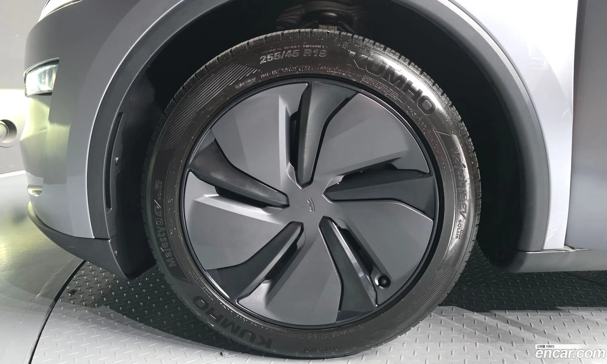 Tesla Model Y 2025 LRWYGCFJ5SC030089 — 7