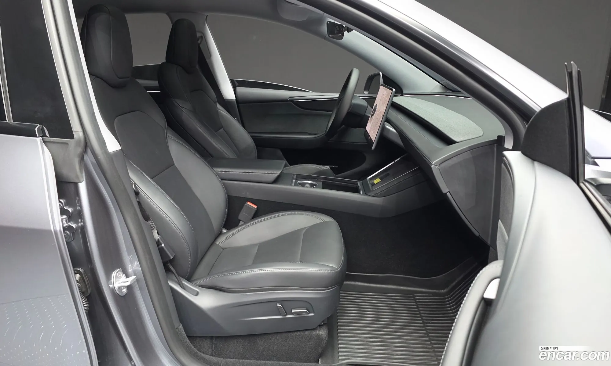 Tesla Model Y 2025 LRWYGCFJ5SC030089 — 18