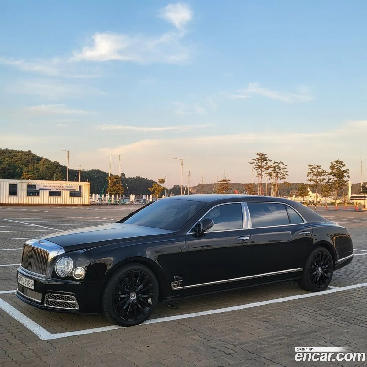 Bentley Mulsanne 2019 — 18