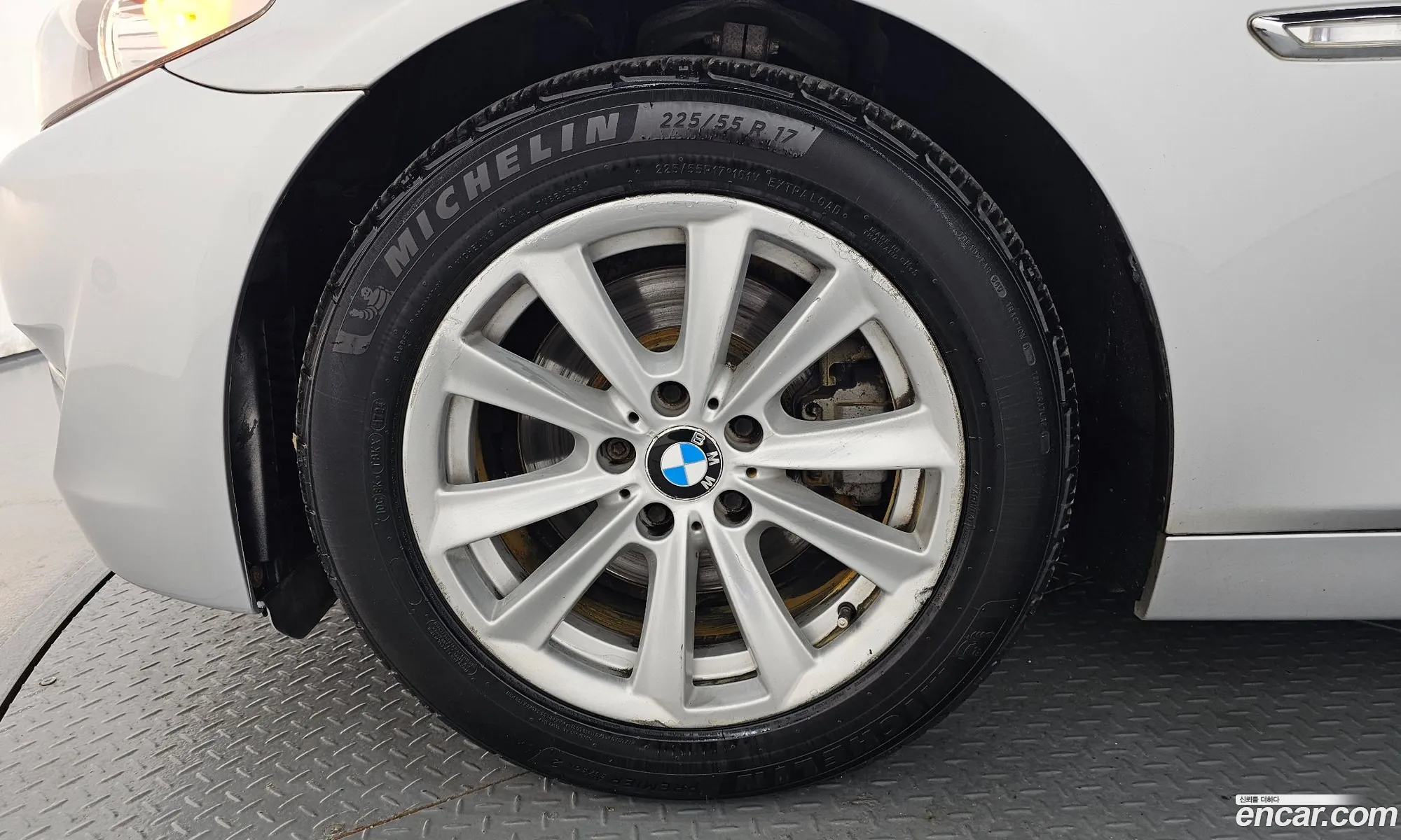 BMW 5 Series 2011 WBAFW1103BC656379 — 30