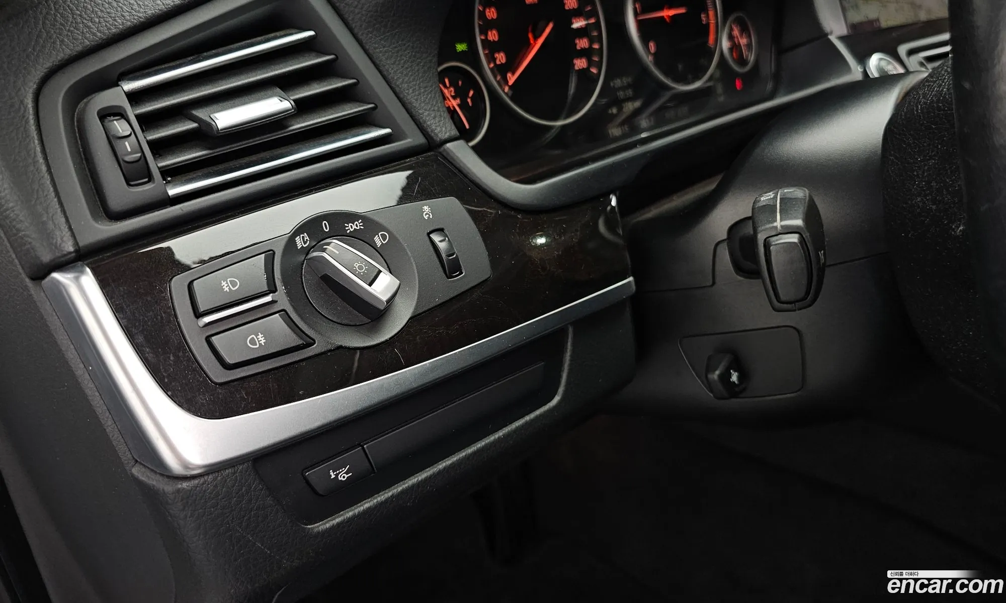 BMW 5 Series 2011 WBAFW1103BC656379 — 3