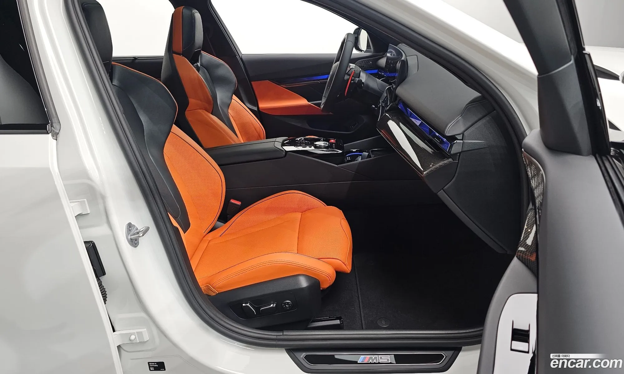 BMW M5 2025 WBS81GV05TCW42324 — 30