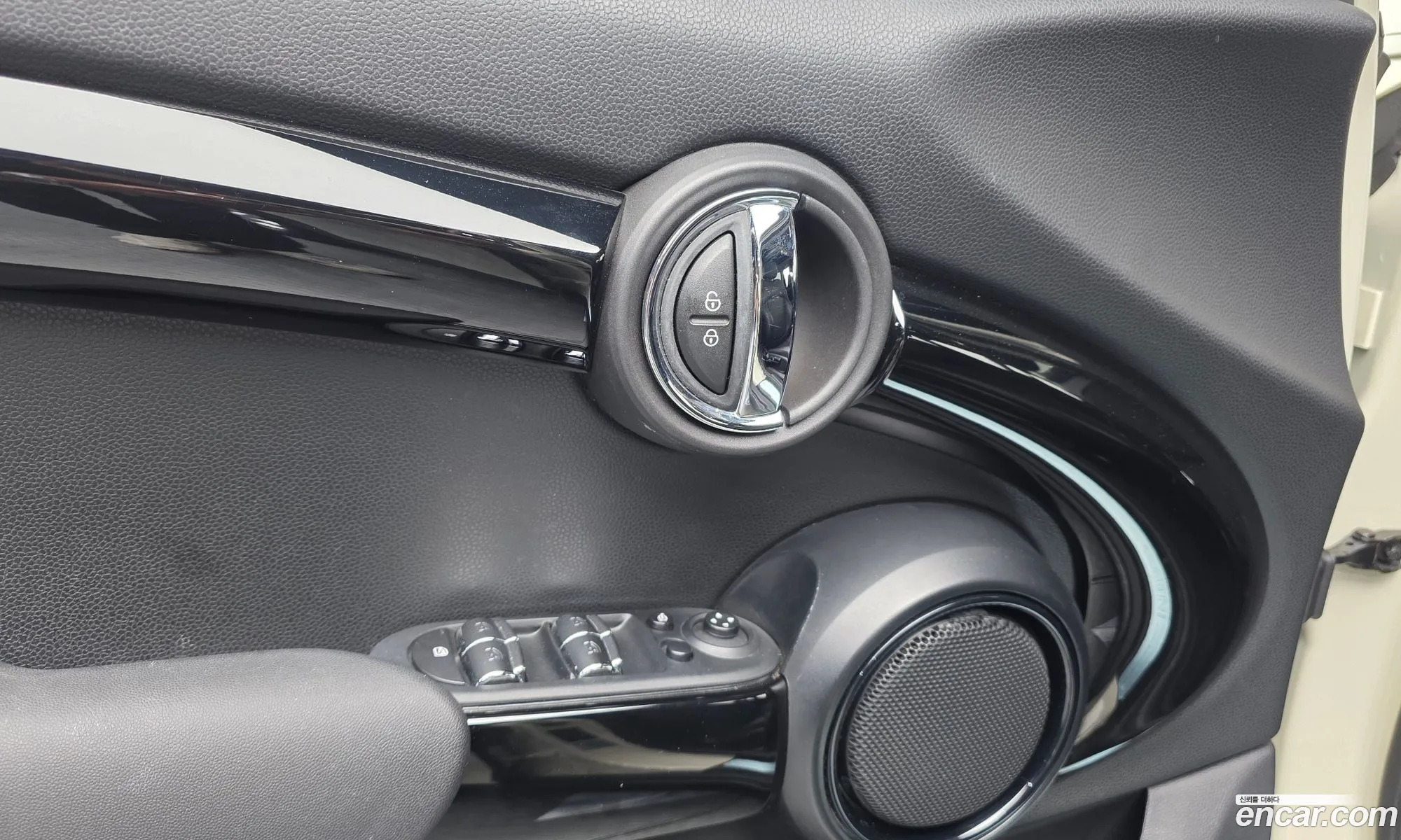 Mini Cooper 2019 WMWXU1103K2L14785 — 2