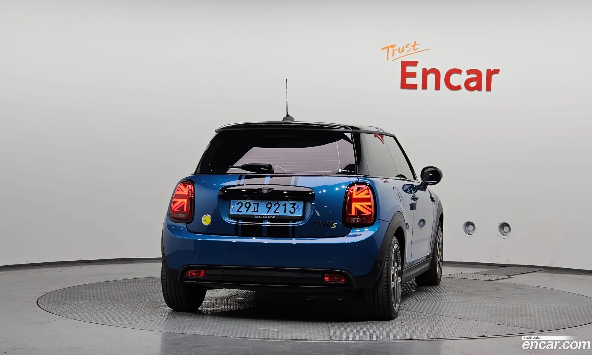 Mini Cooper Electric 2022 WMW11DJ03N2S30521 — 4