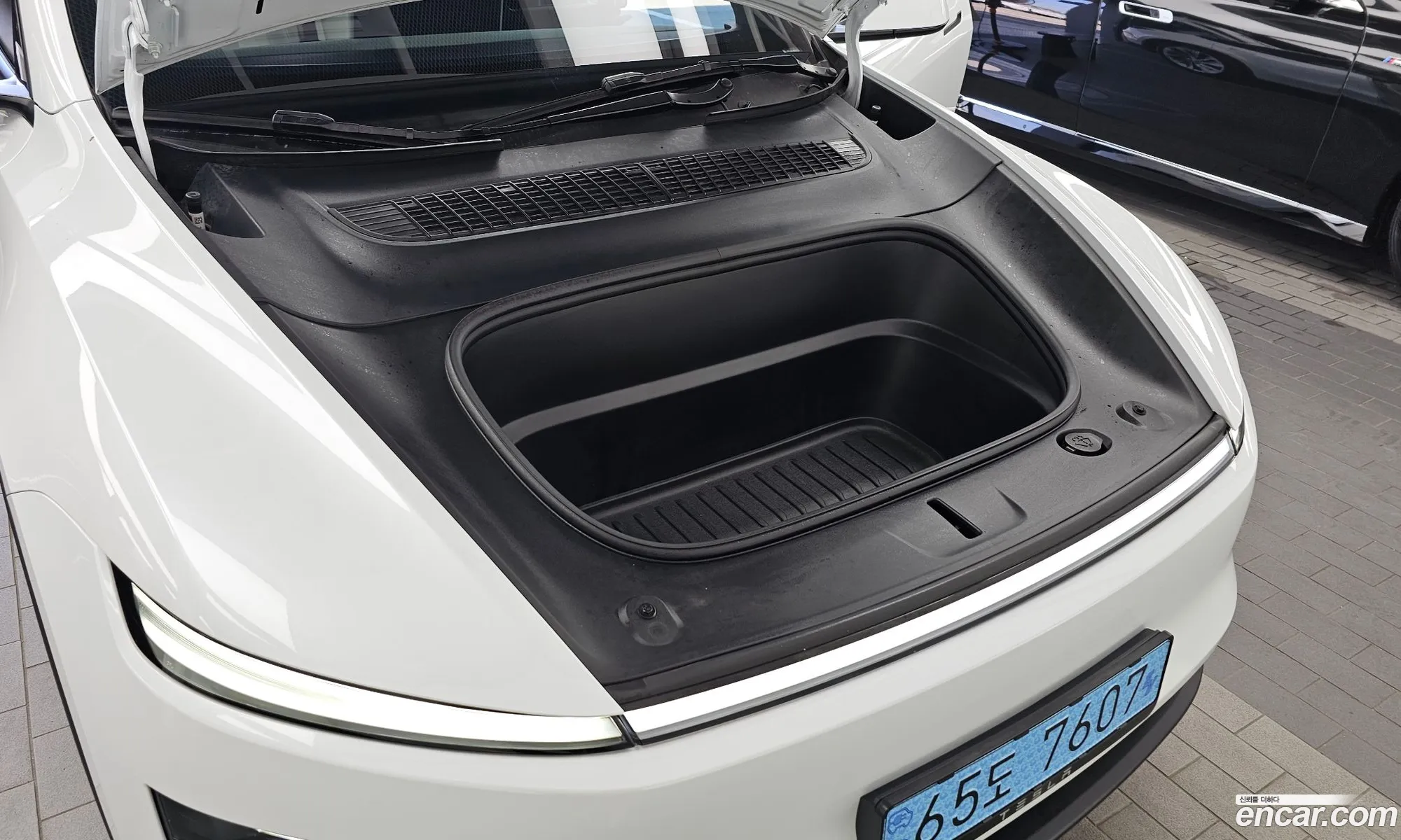 Tesla Model Y 2025 LRWYGCFJ9SC101102 — 30