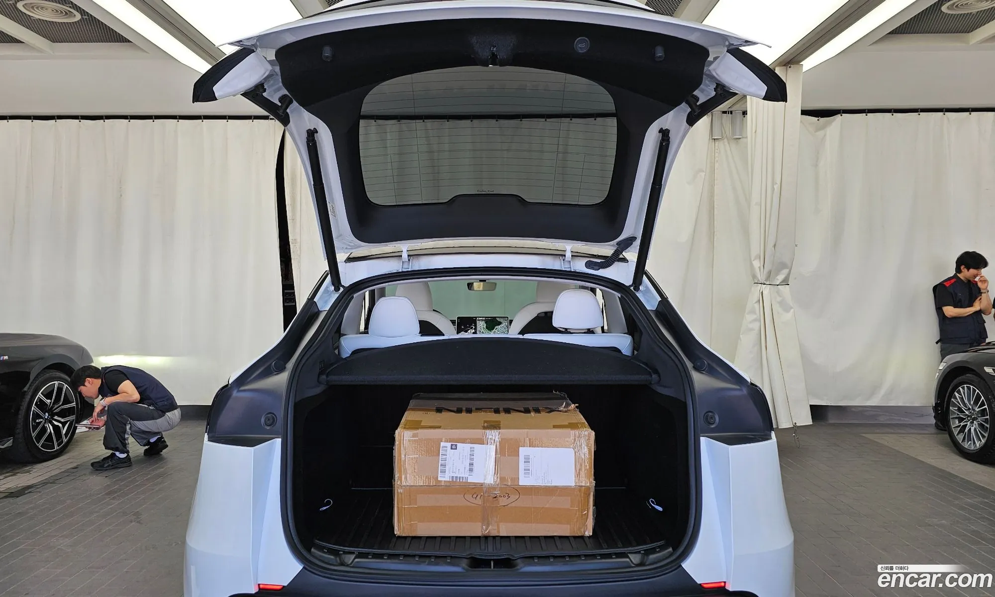 Tesla Model Y 2025 LRWYGCFJ9SC101102 — 31