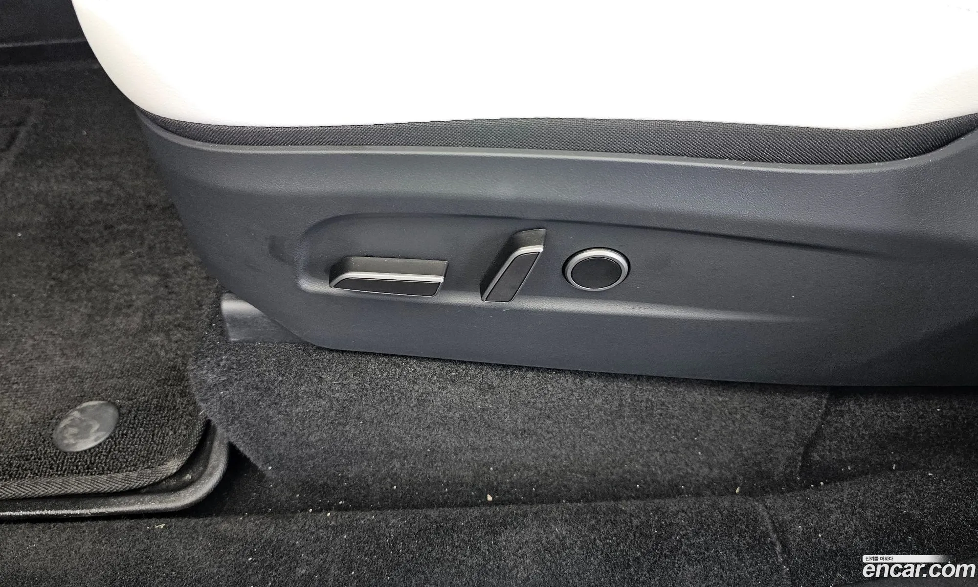 Tesla Model Y 2025 LRWYGCFJ9SC101102 — 29