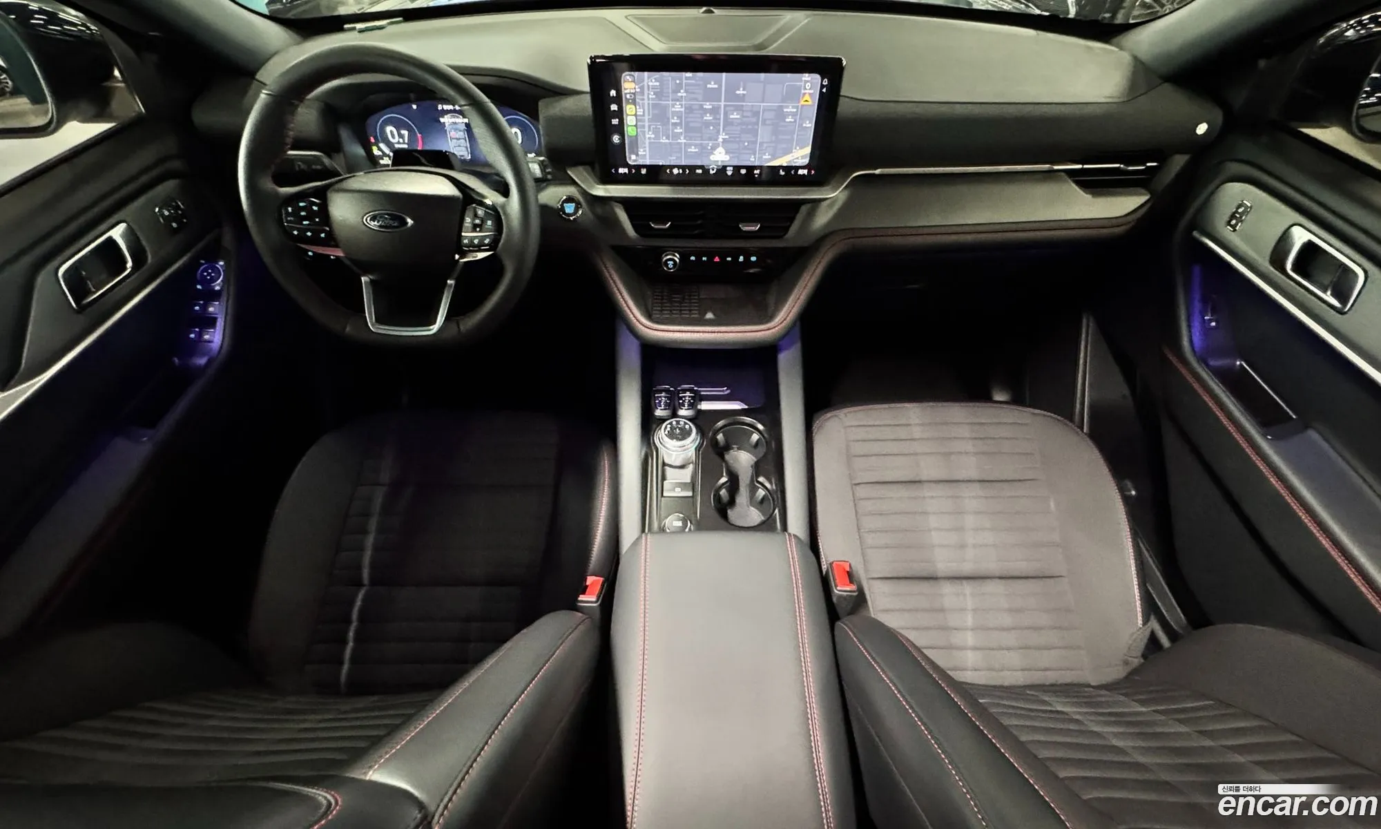 Ford Explorer 6th Gen 2025 — 4
