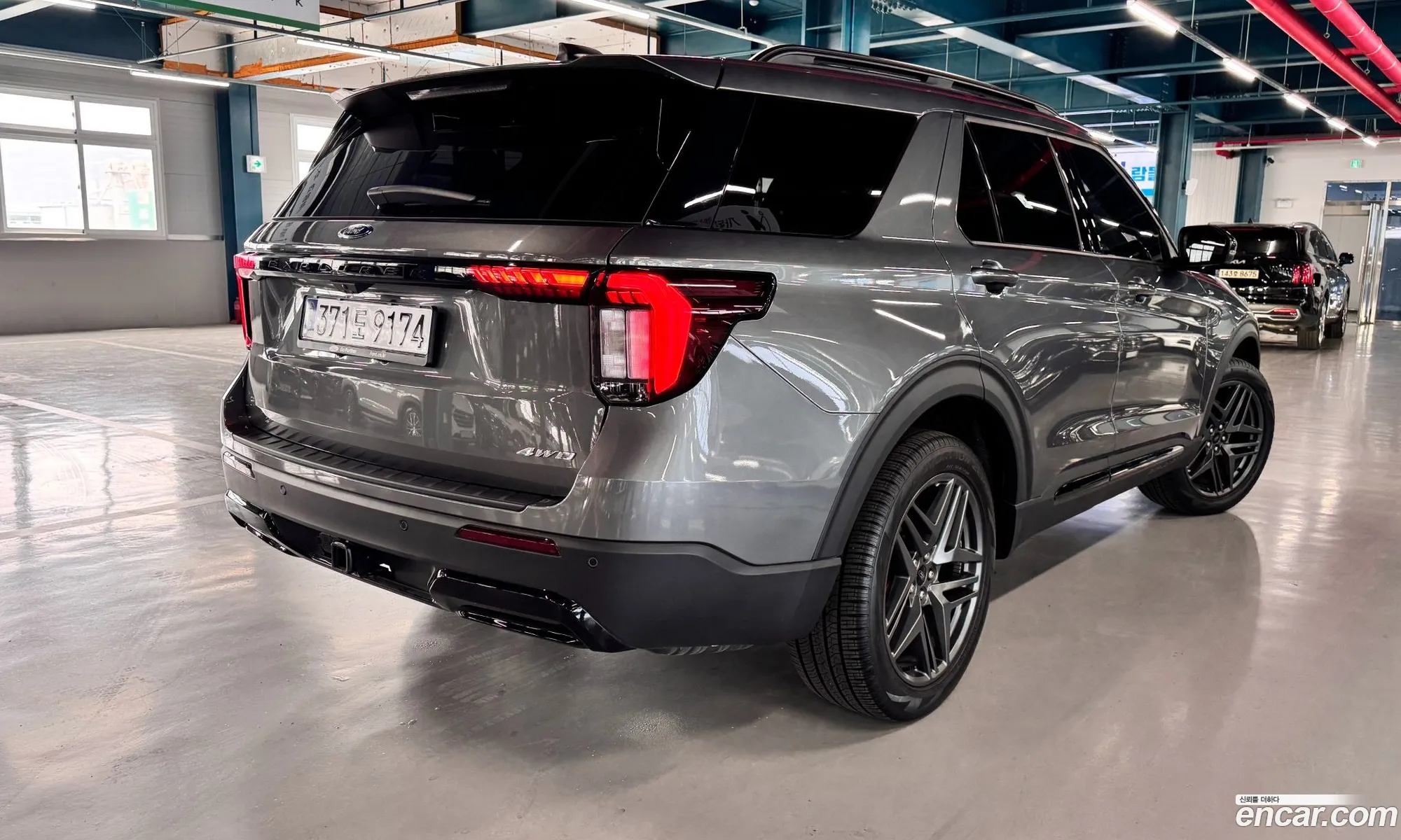 Ford Explorer 6th Gen 2025 — 8