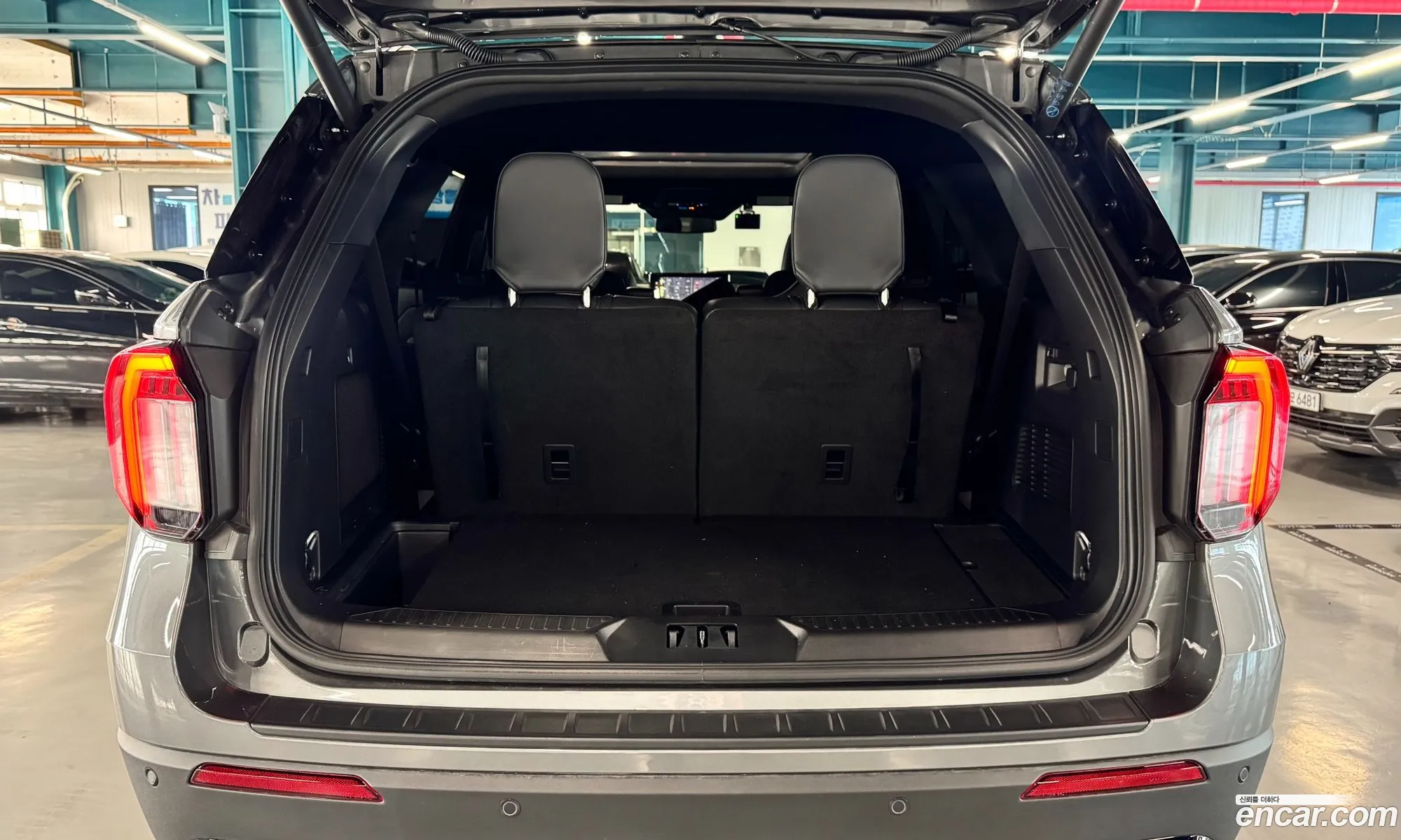 Ford Explorer 6th Gen 2025 — 10