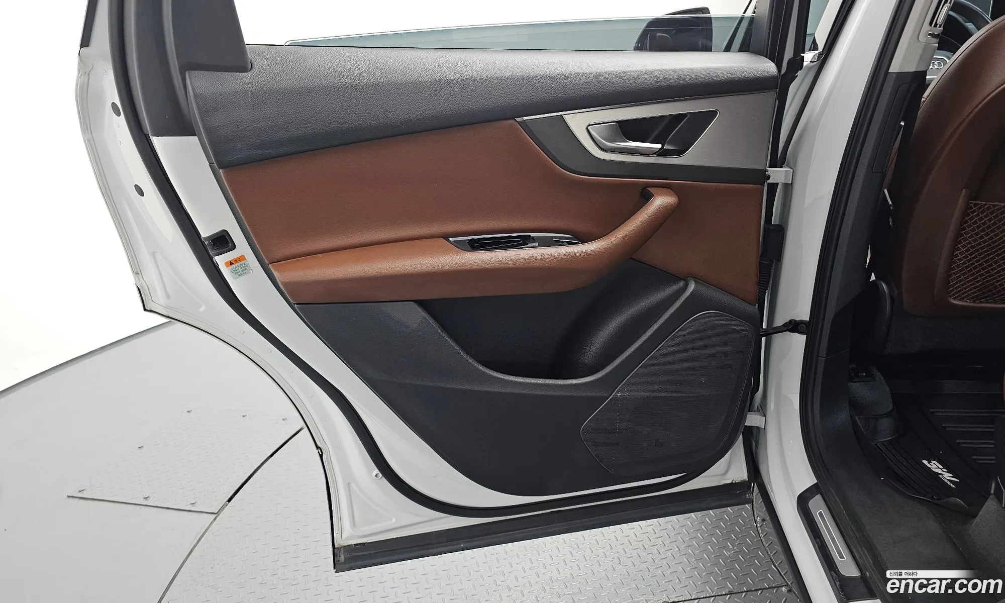 Audi Q7 2019 WAUZZZ4MXKD041405 — 24