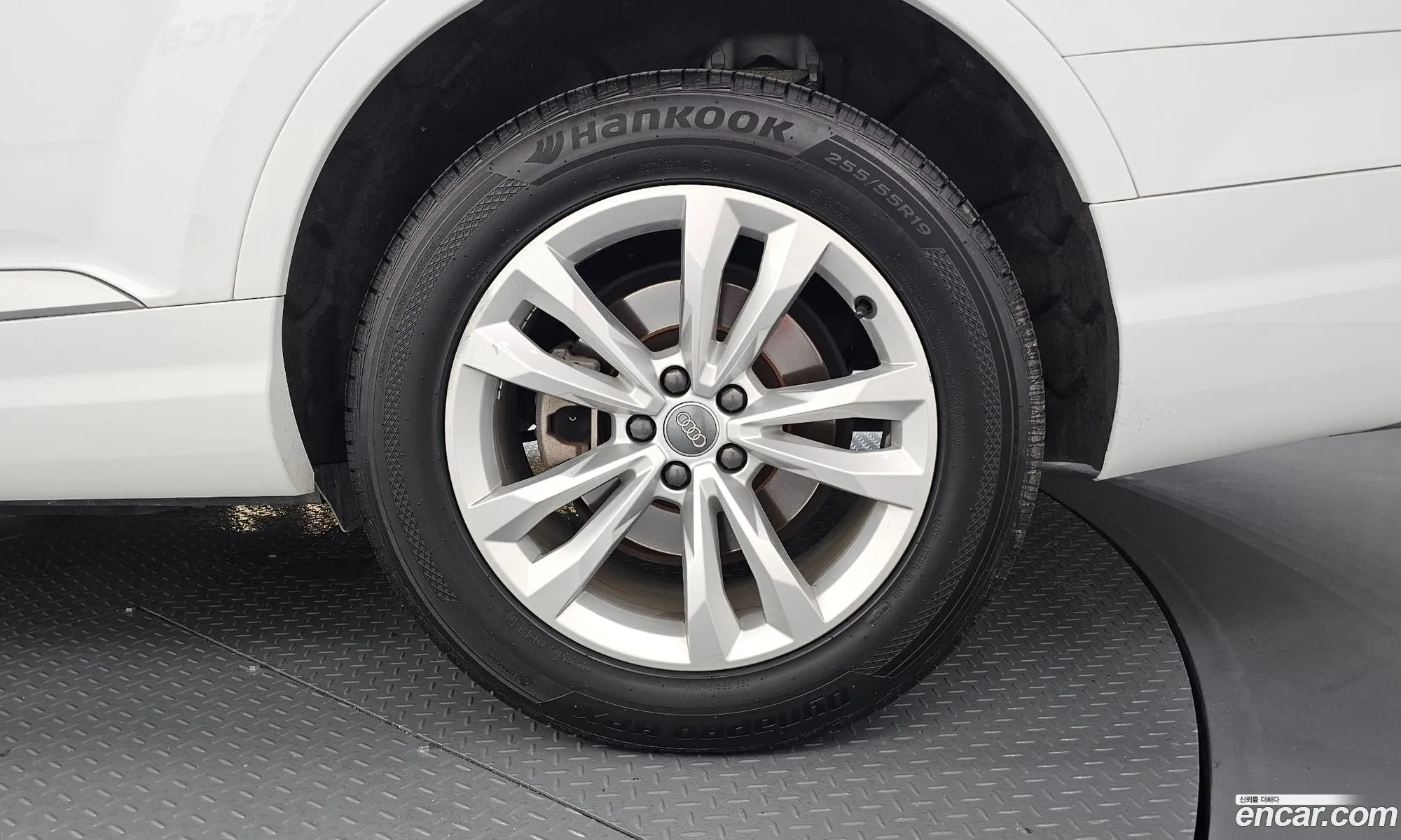 Audi Q7 2019 WAUZZZ4MXKD041405 — 7