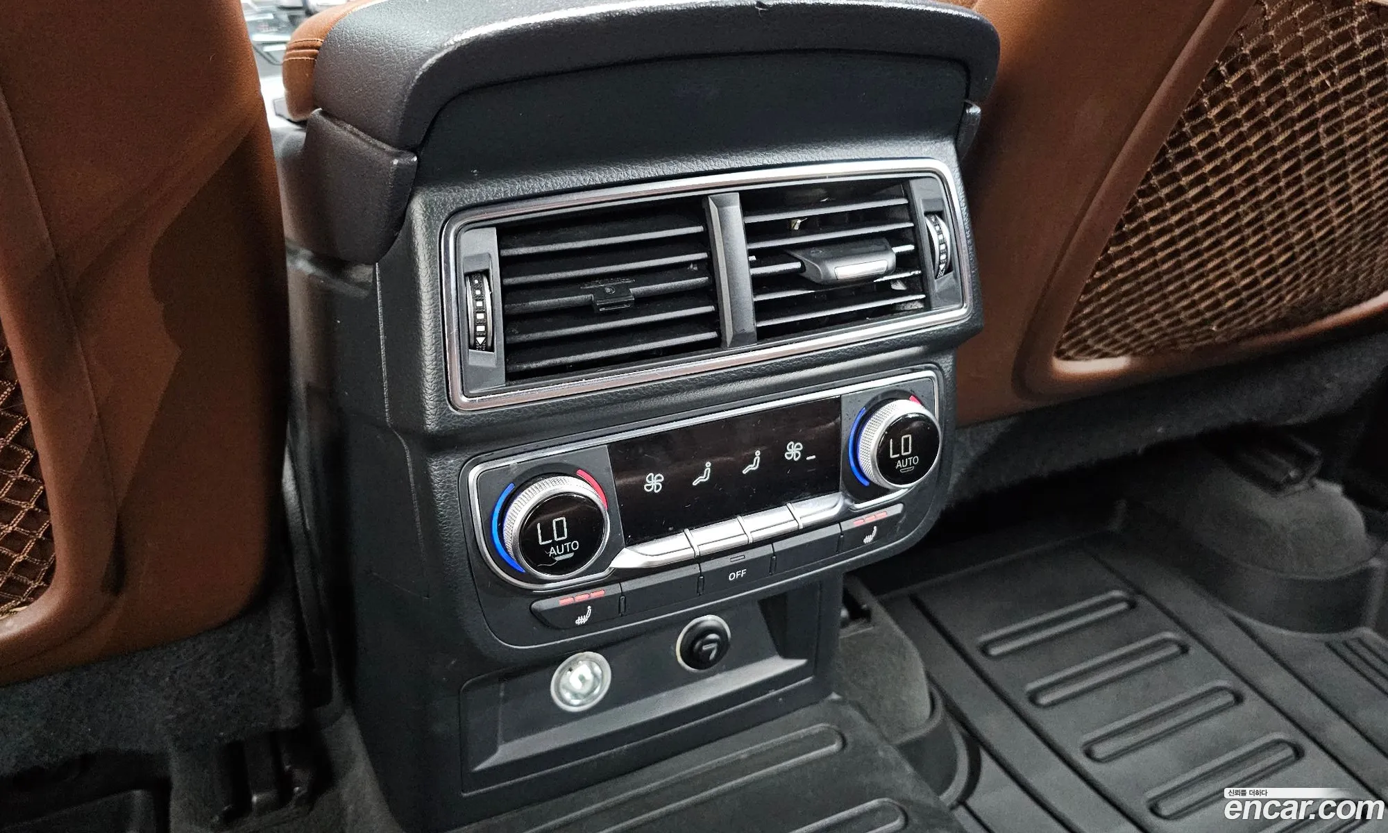 Audi Q7 2019 WAUZZZ4MXKD041405 — 9