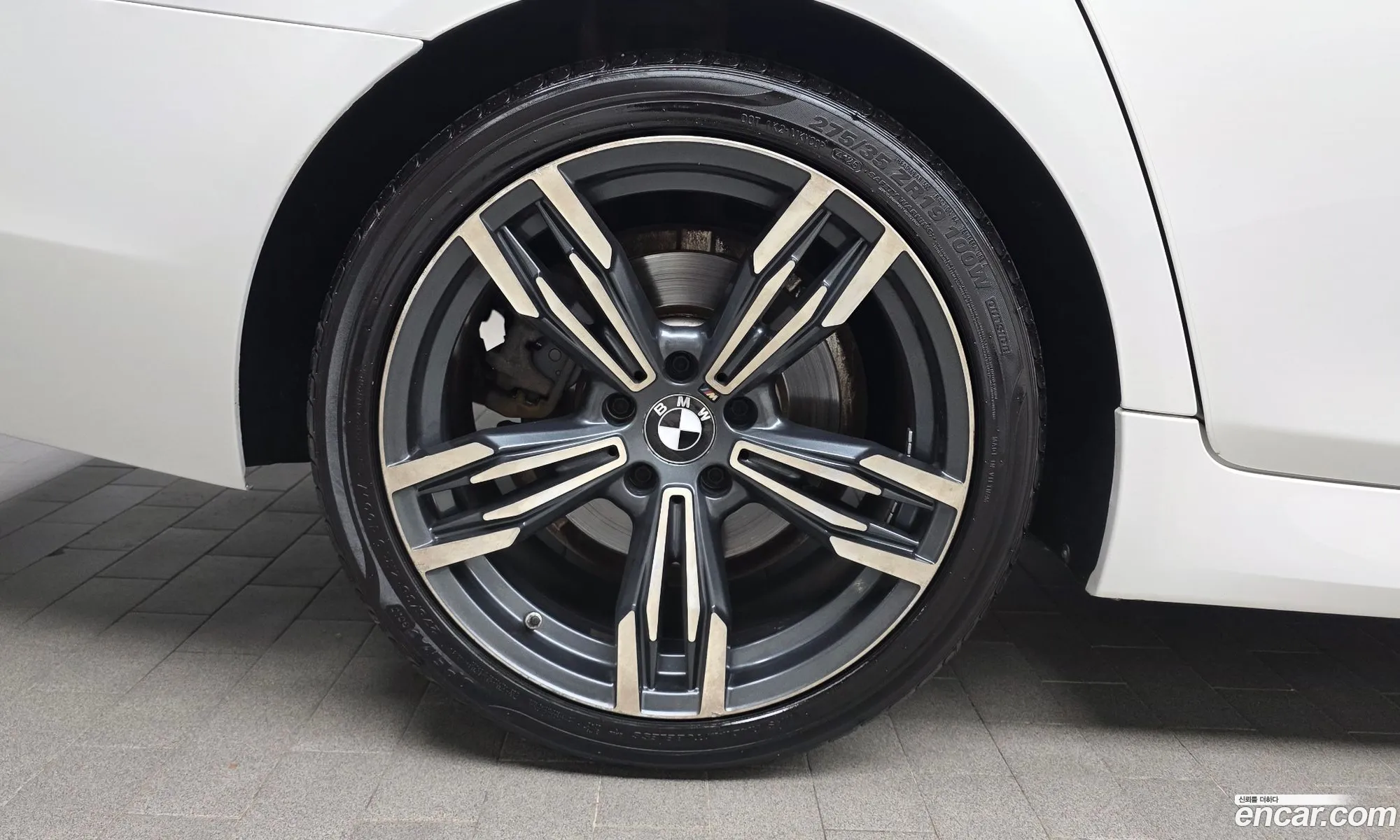 BMW 5 Series 2016 WBA5E5101GG208227 — 16