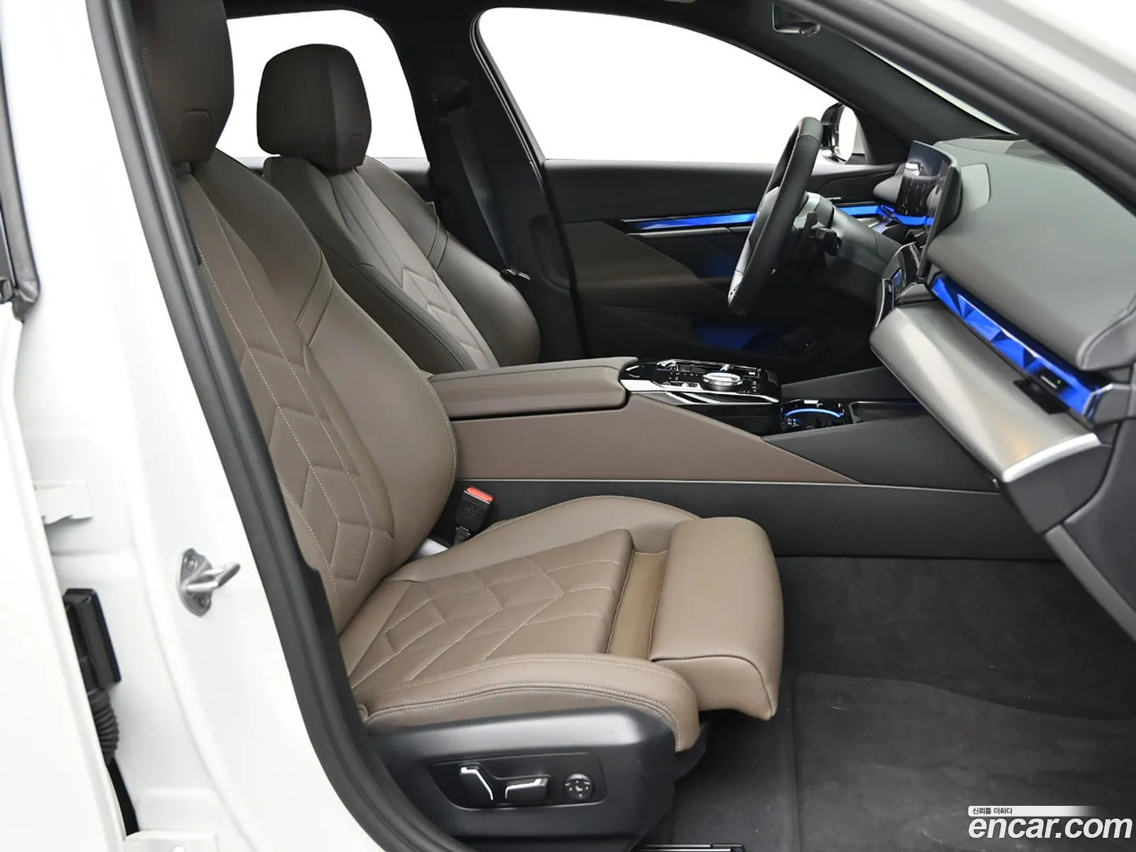 BMW 5 Series 2025 — 11