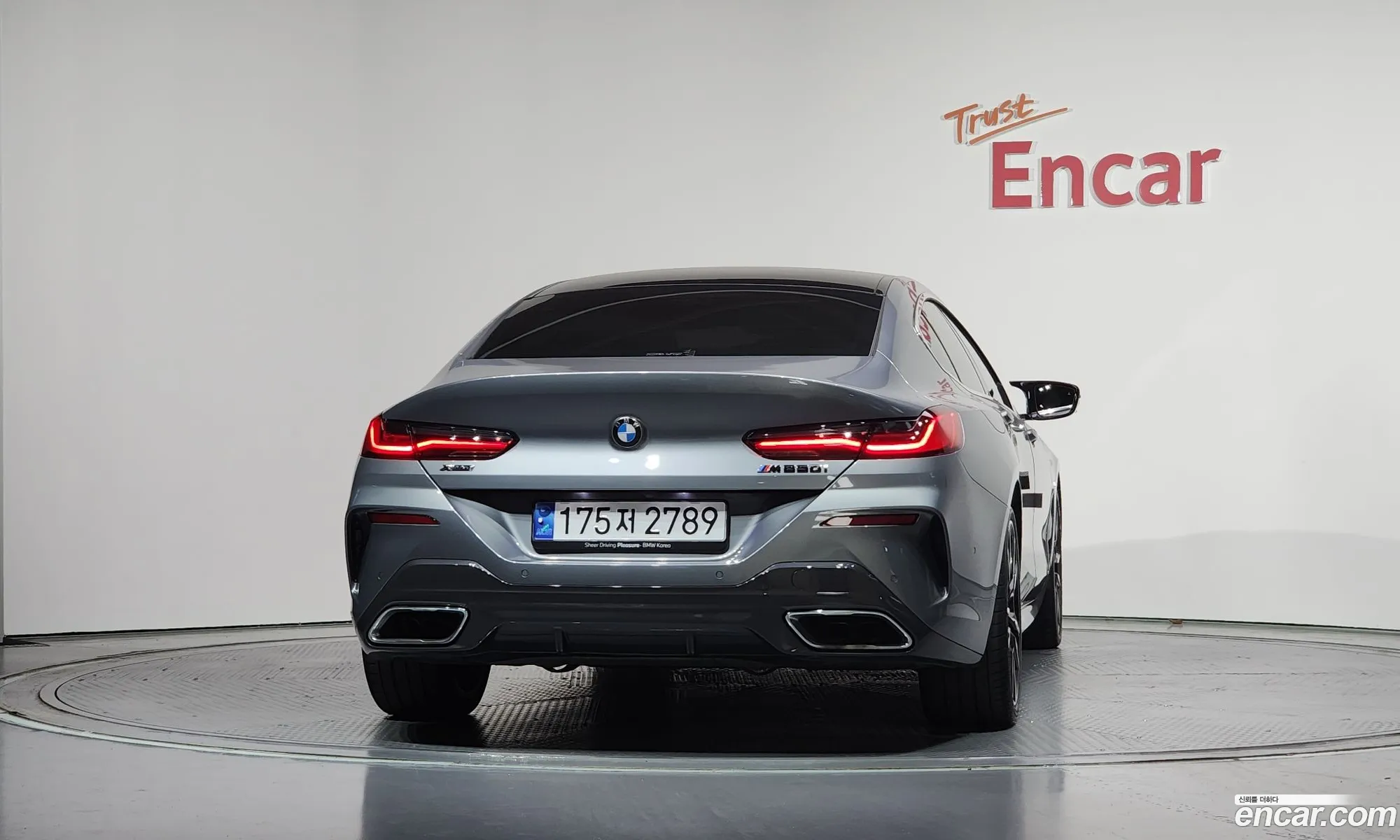 BMW 8 Series 2024 WBAGV8101RCS76127 — 2