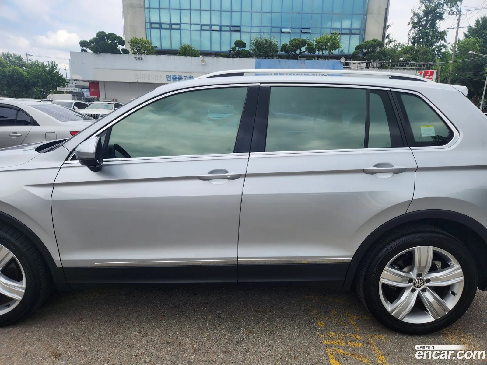 Volkswagen Tiguan 2020 — 12