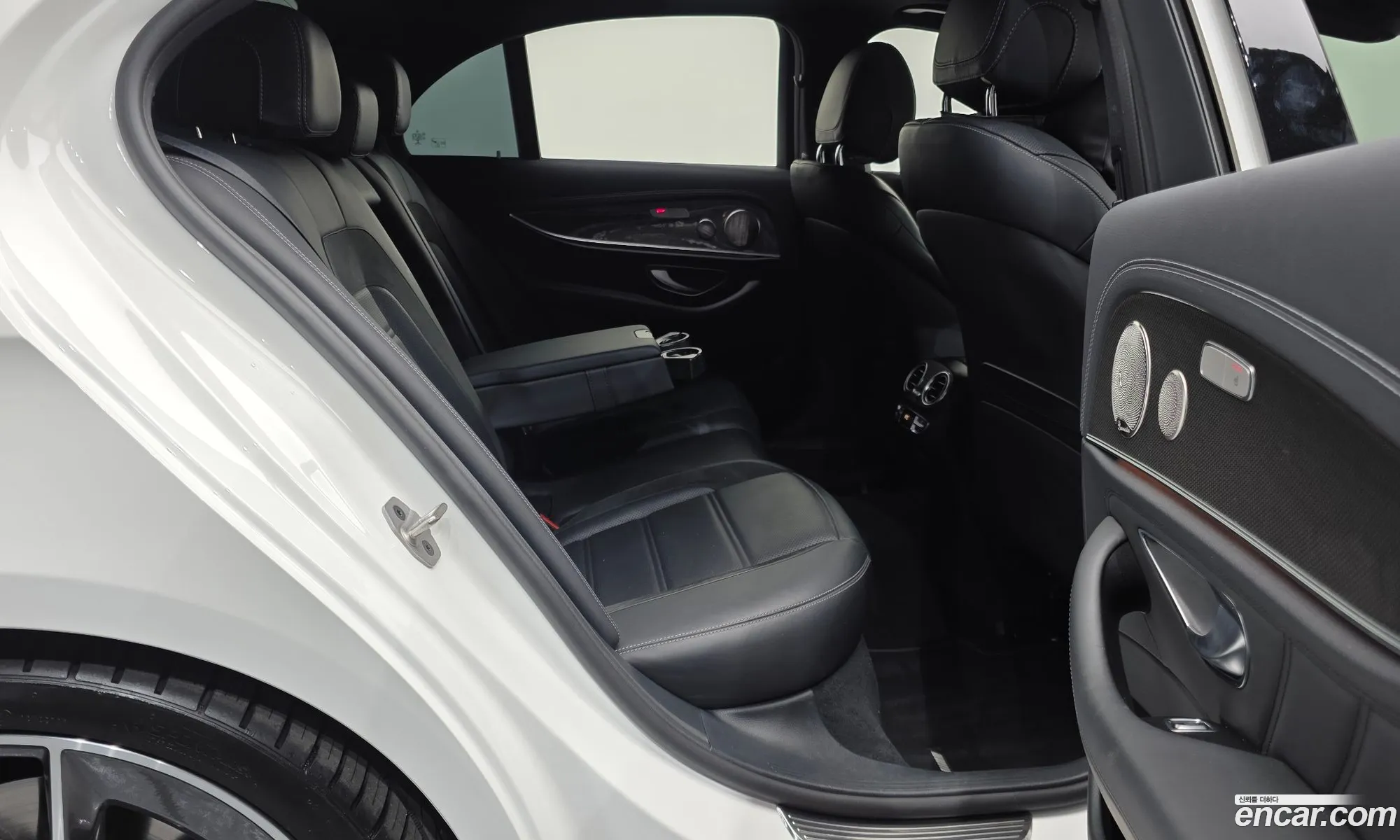 Mercedes-Benz E-Class W213 2022 — 14