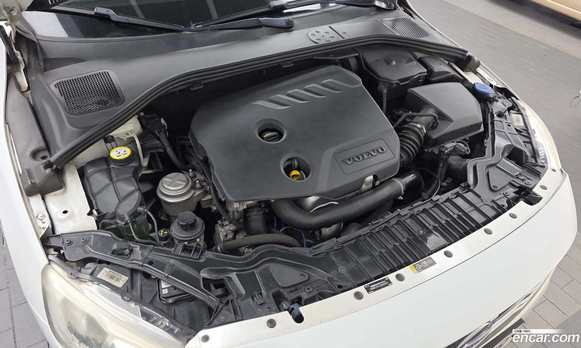 Volvo S60 2015 YV1FS84BBF2356095 — 9
