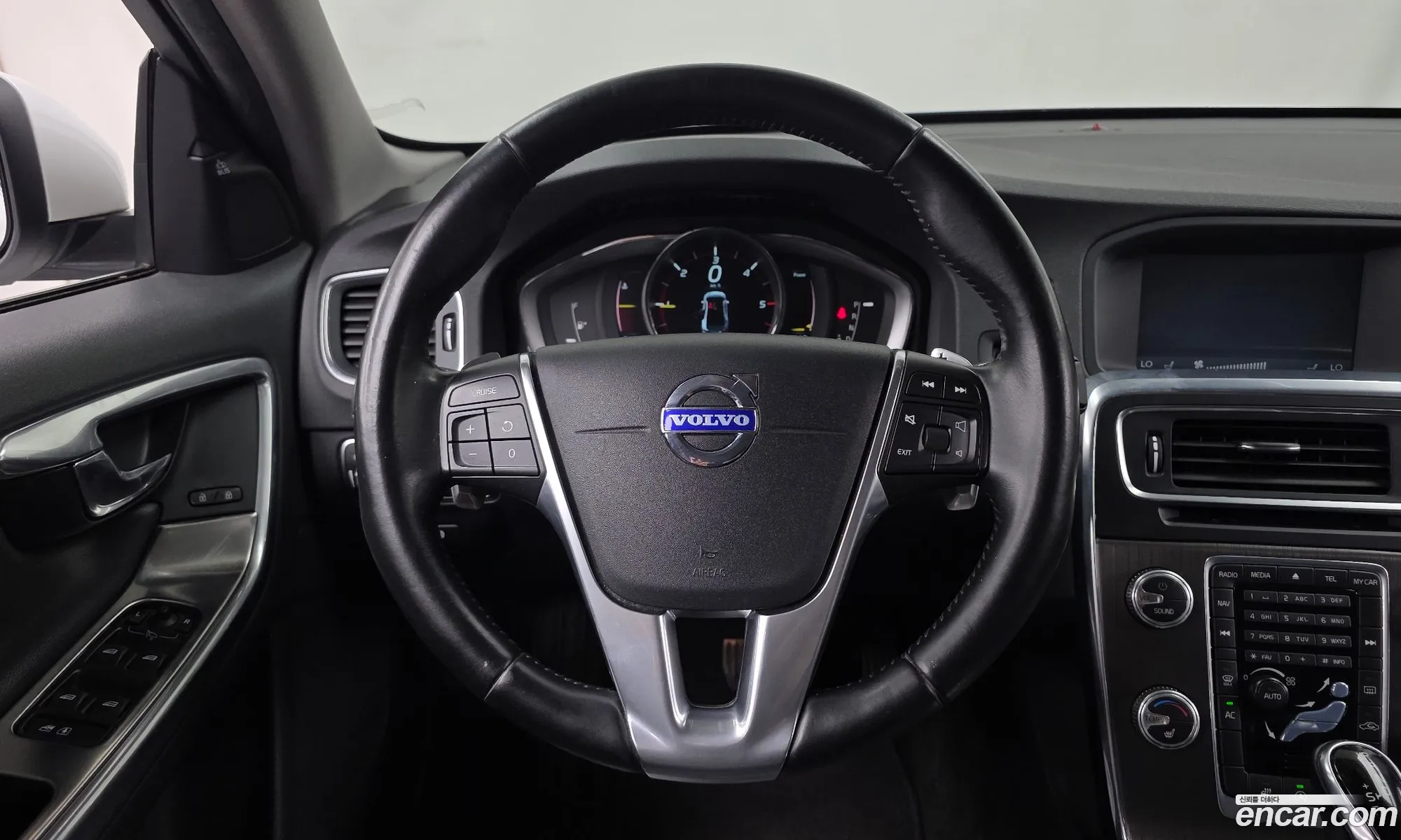 Volvo S60 2015 YV1FS84BBF2356095 — 12