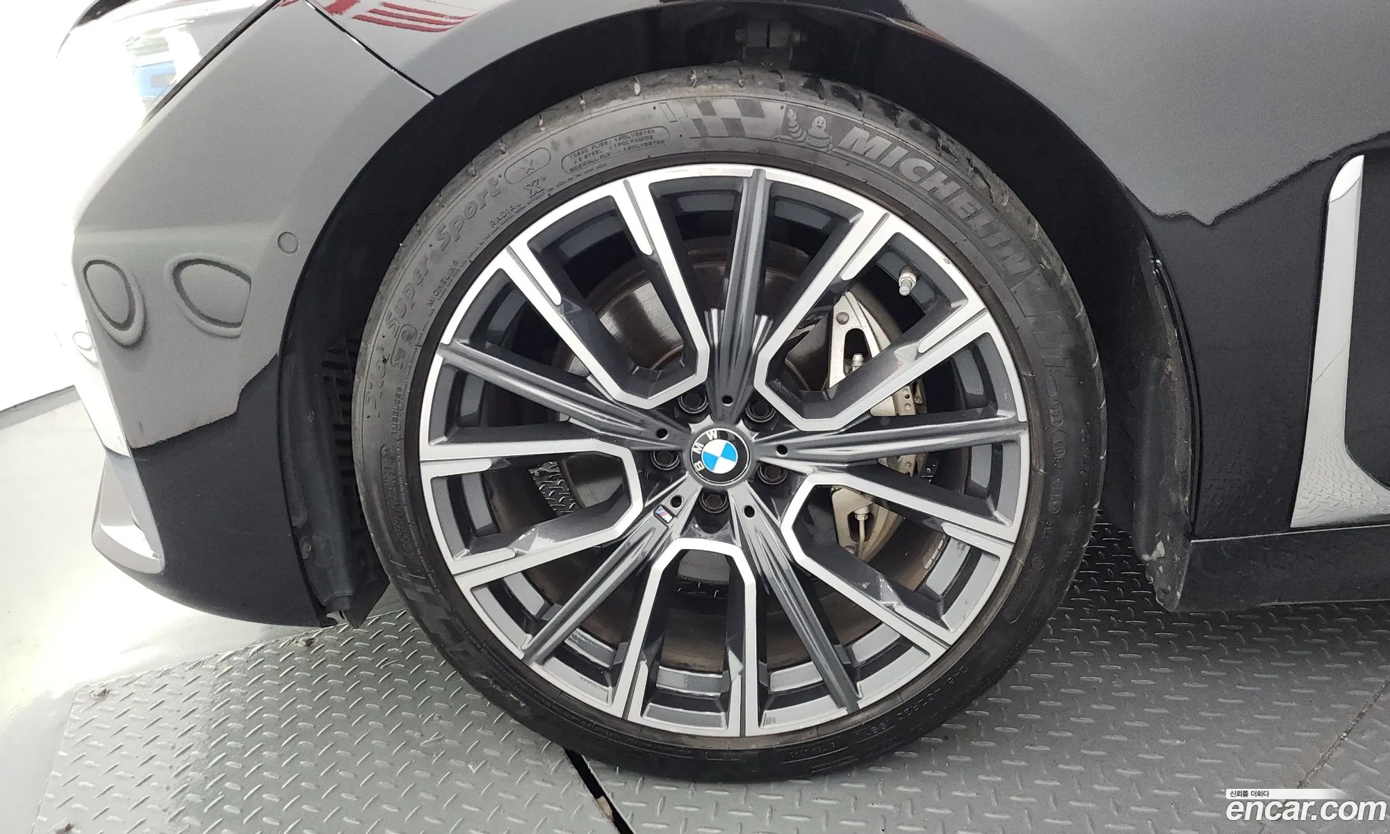 BMW 7 Series 2021 — 17