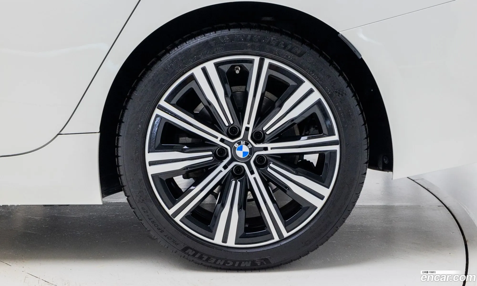 BMW 3 Series 2025 — 4