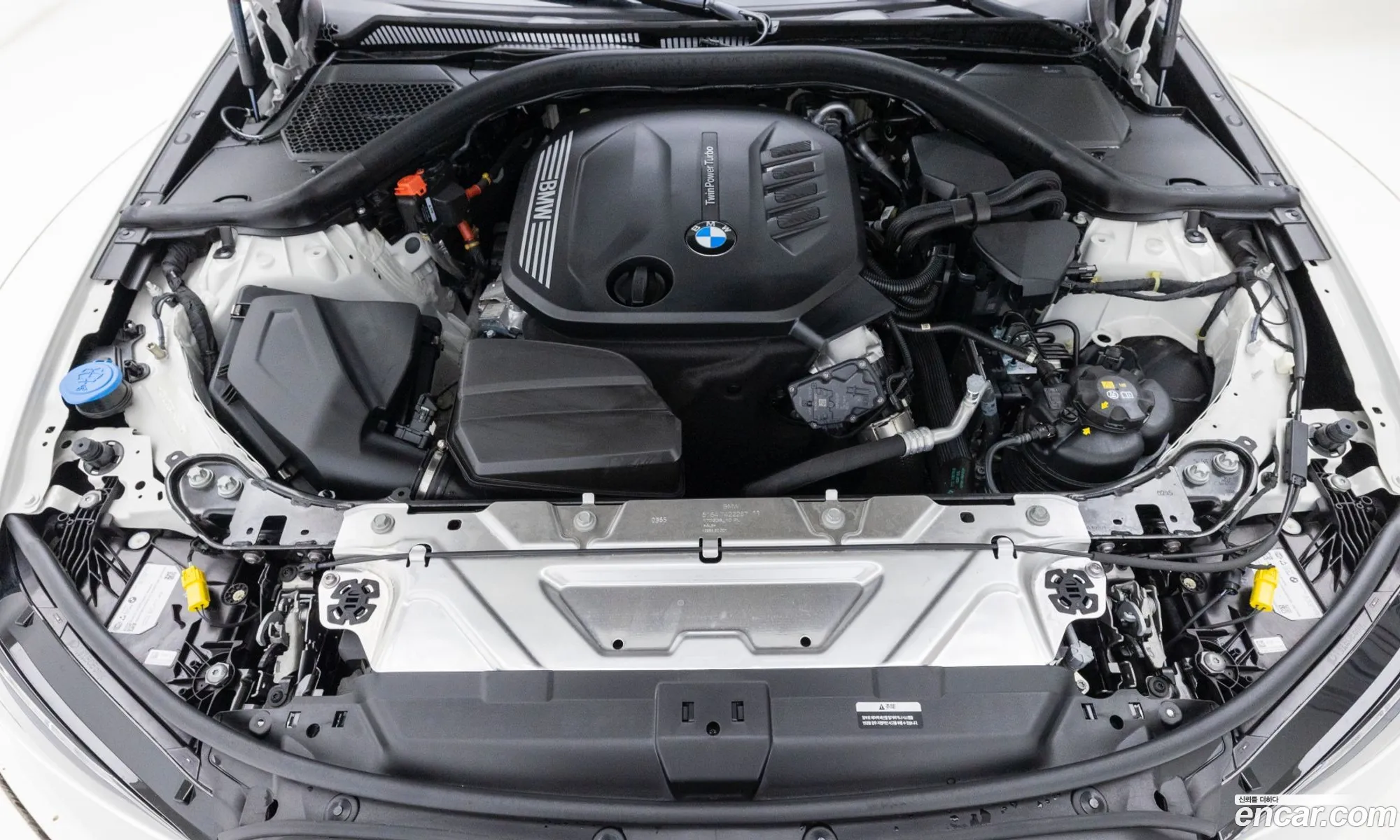 BMW 3 Series 2025 — 12