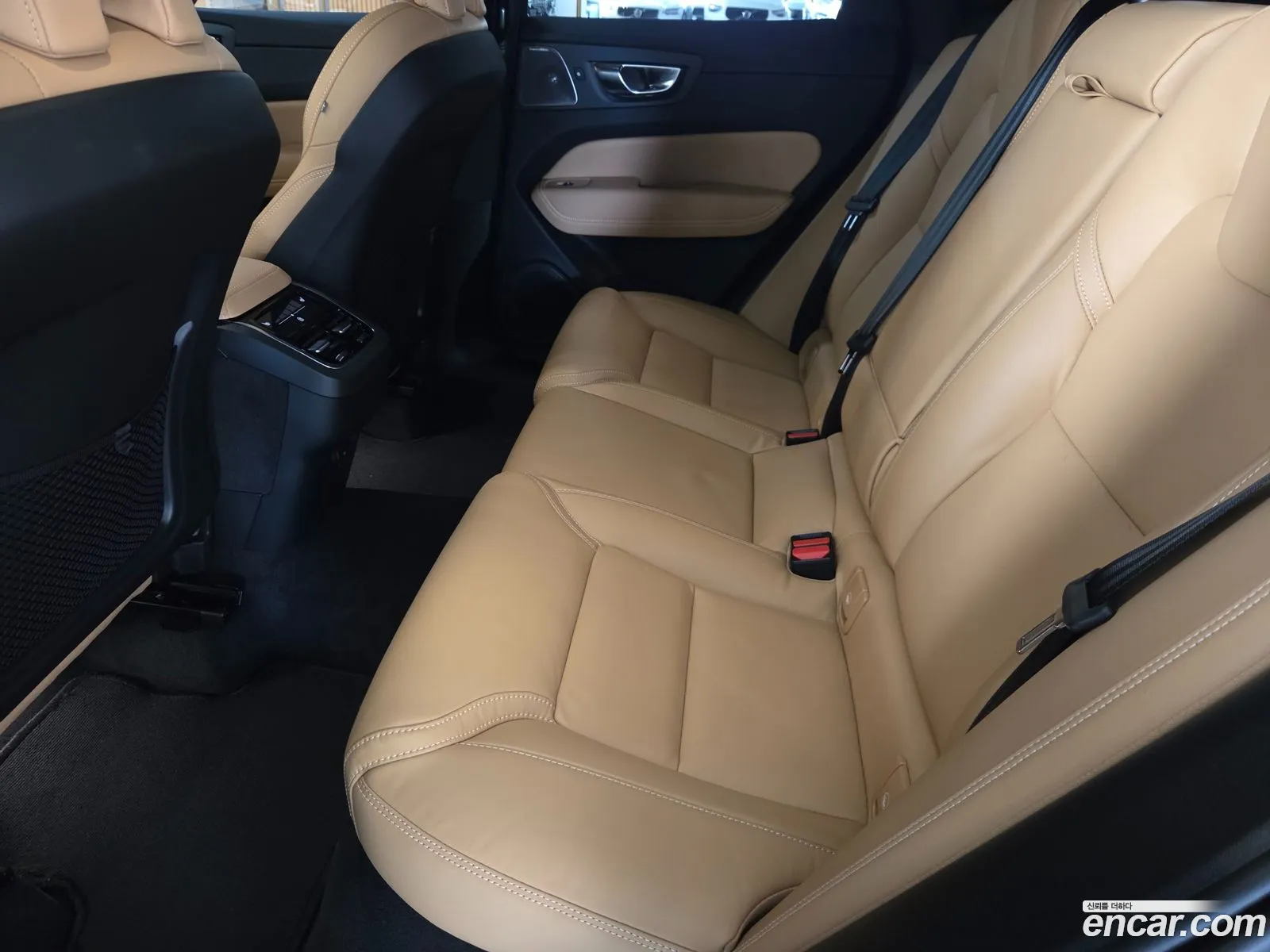 Volvo XC60 2025 — 19