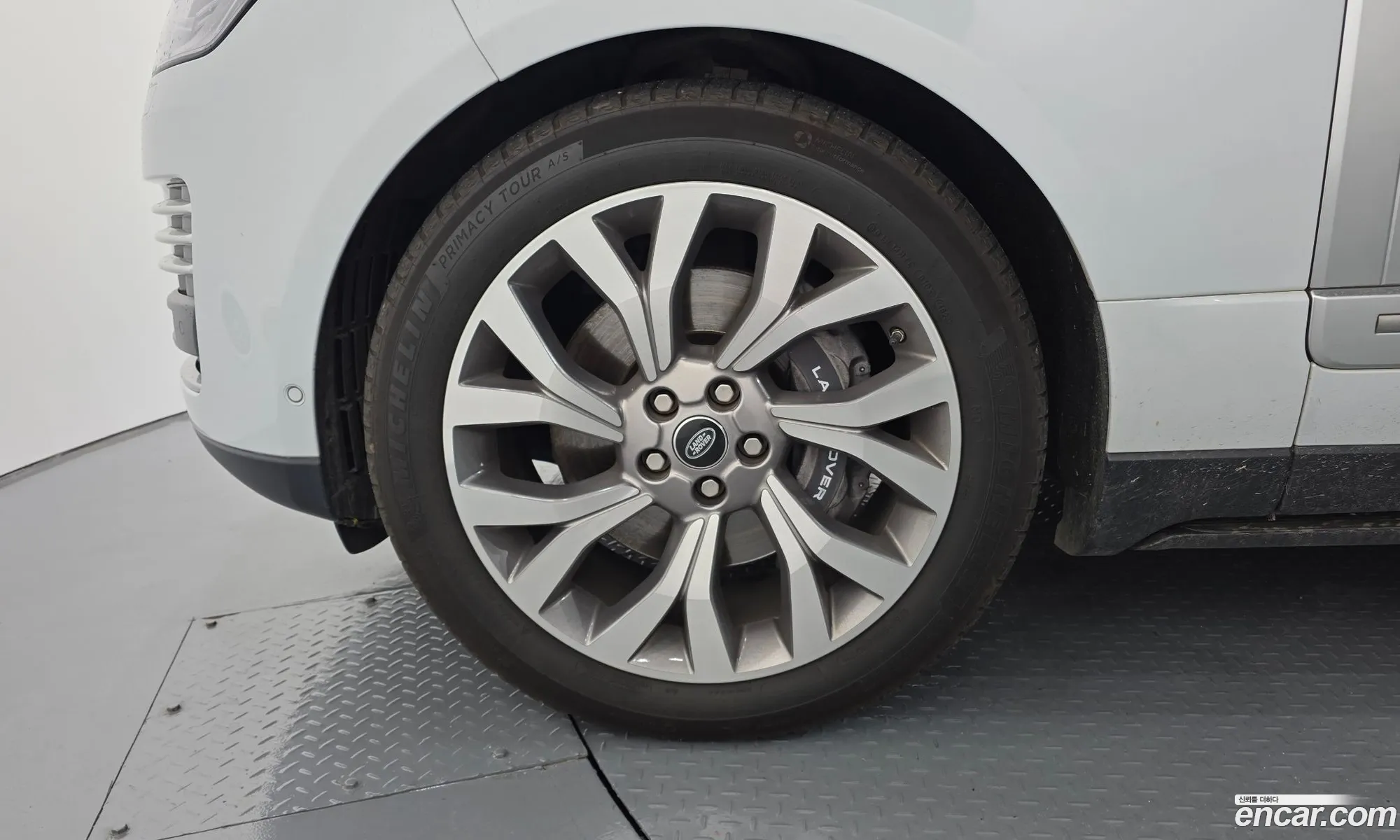 Land Rover Range Rover 2018 SALGA3BJ7JA510773 — 12