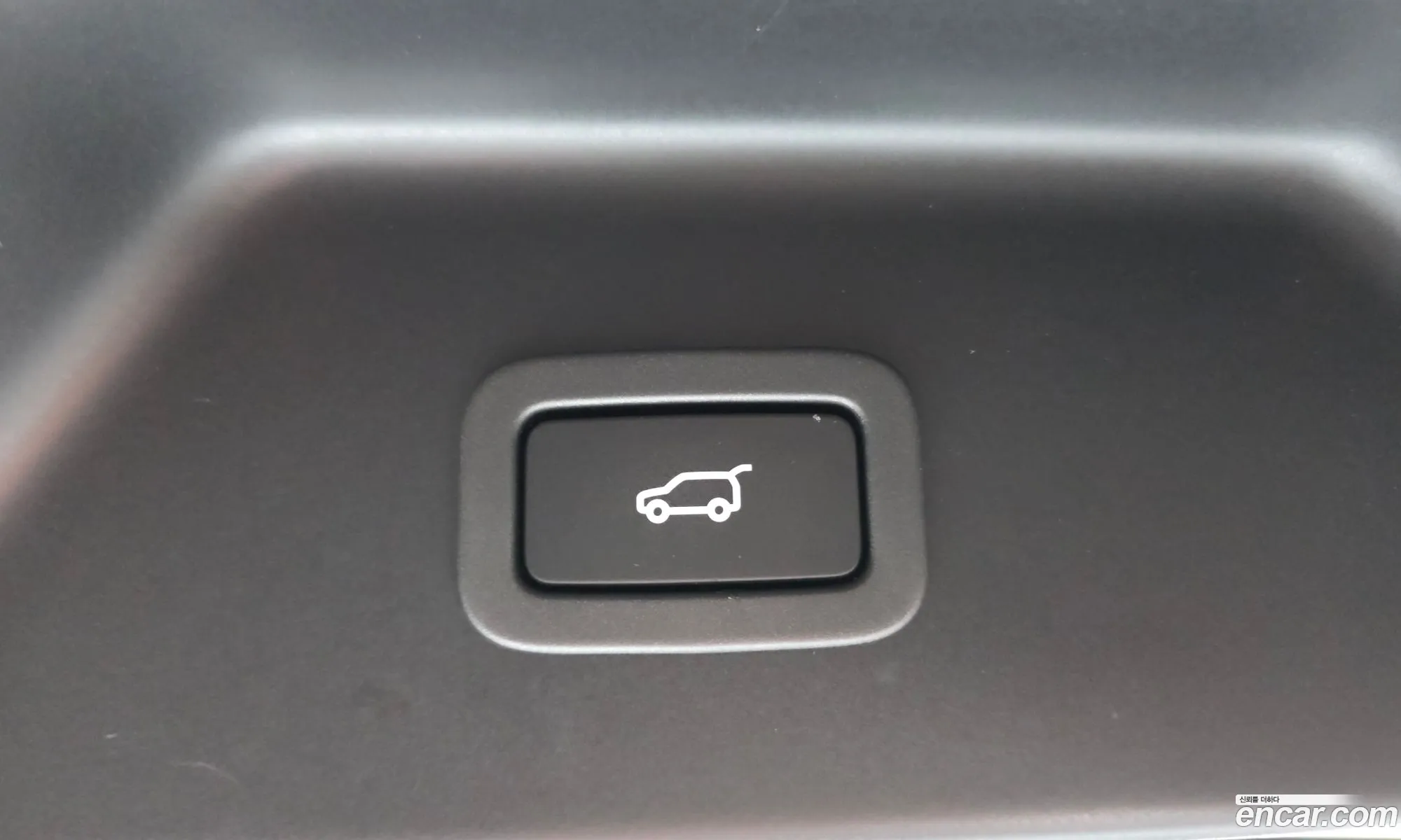 Land Rover Range Rover 2018 SALGA3BJ7JA510773 — 11