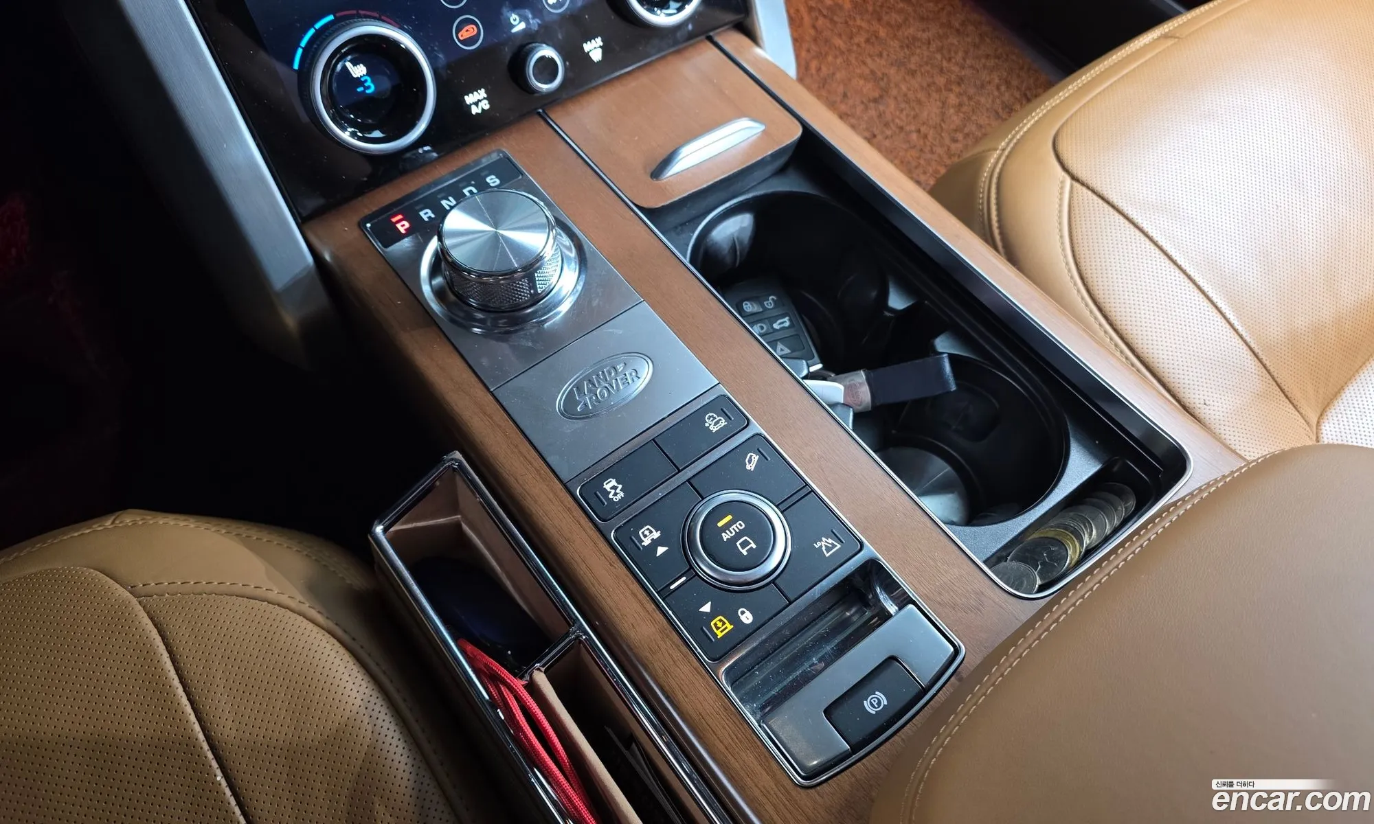 Land Rover Range Rover 2018 SALGA3BJ7JA510773 — 17