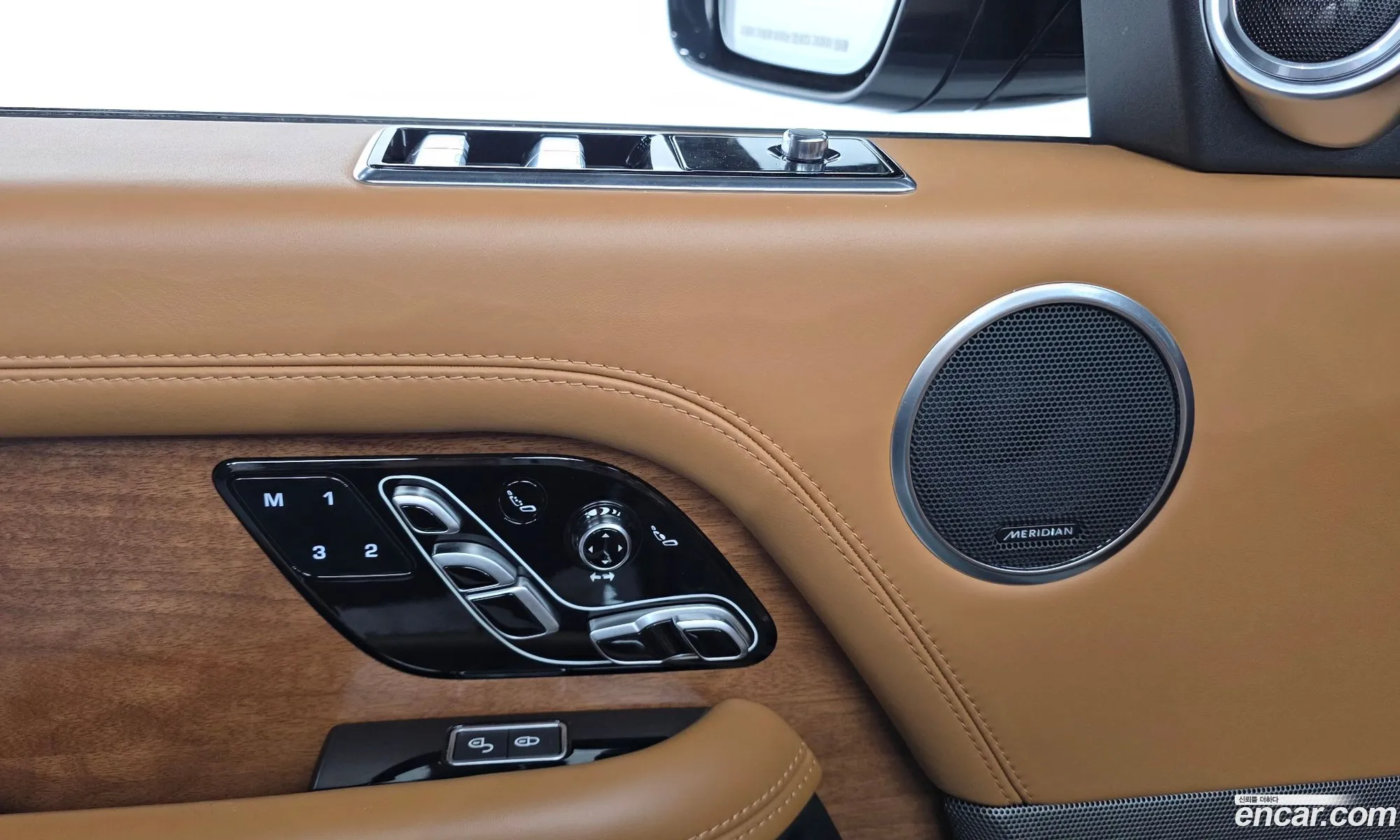 Land Rover Range Rover 2018 SALGA3BJ7JA510773 — 13