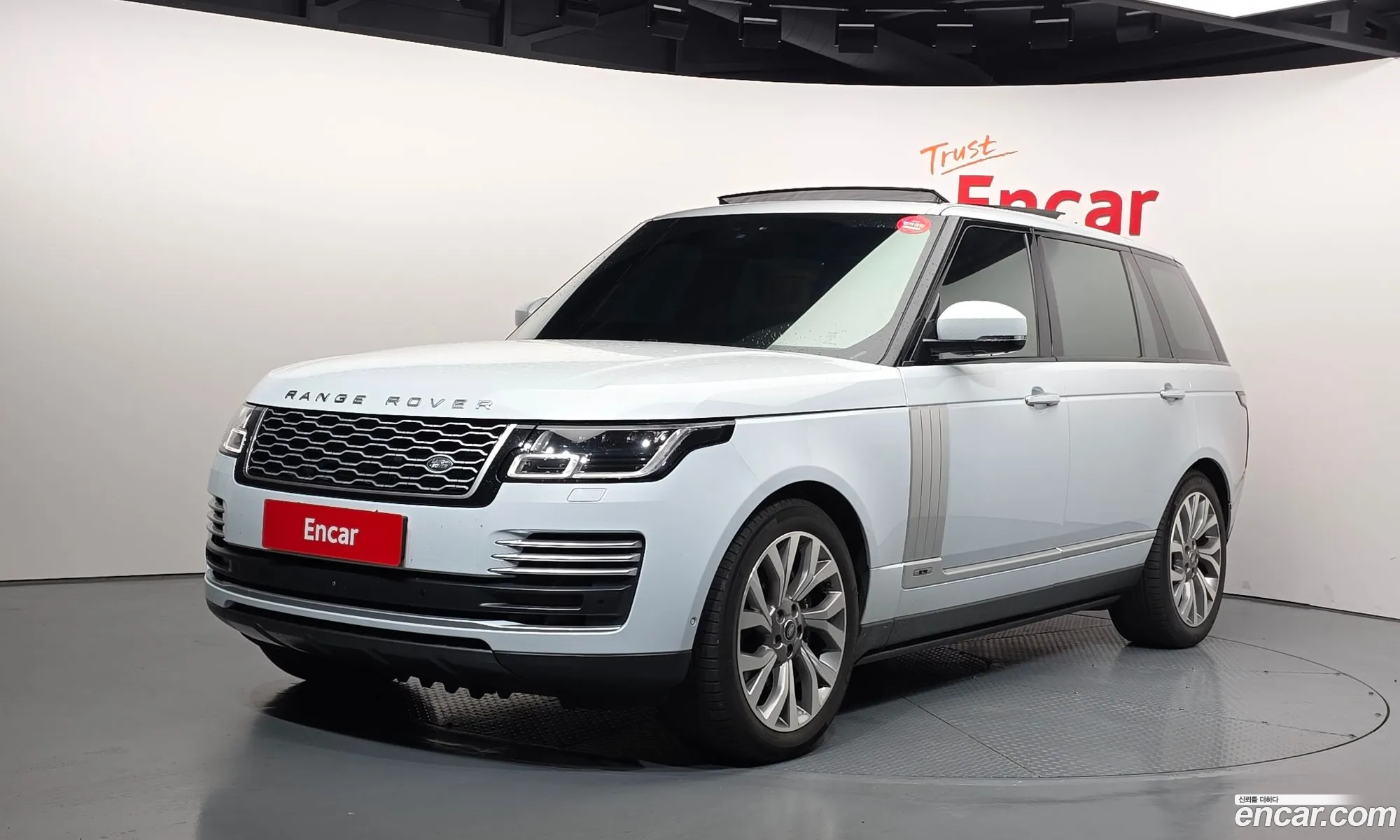 Land Rover Range Rover 2018 SALGA3BJ7JA510773 — 18