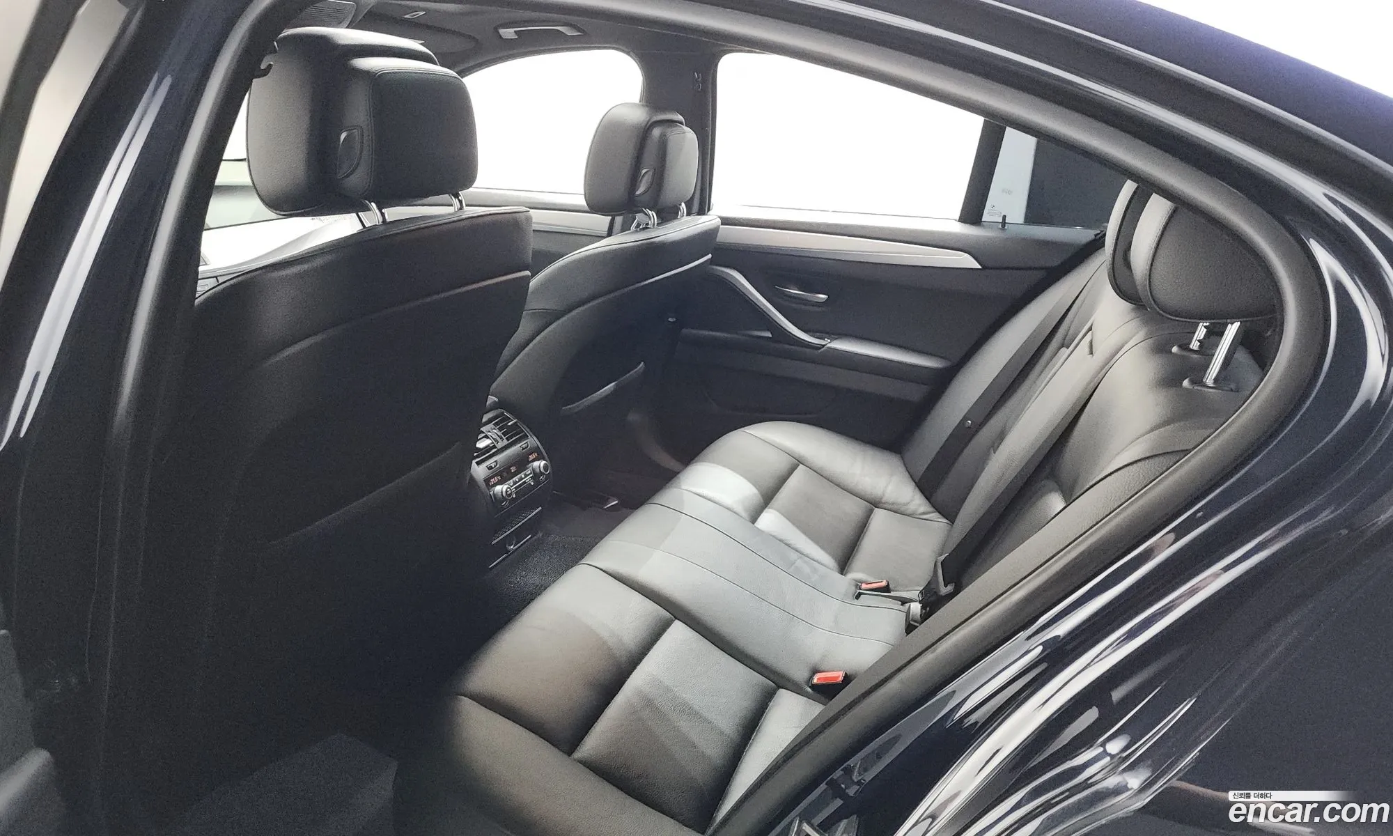 BMW 5 Series 2012 — 14