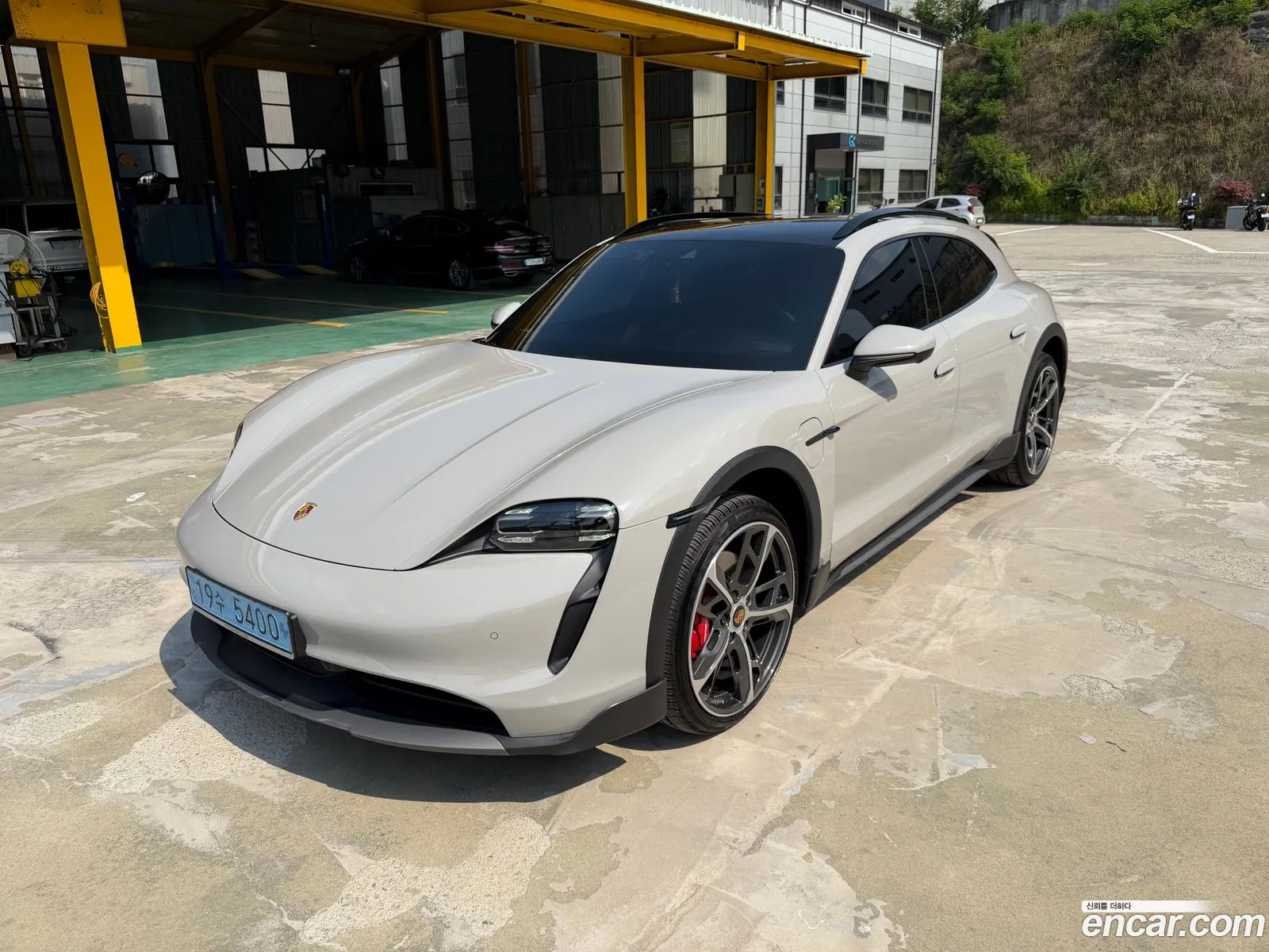 Porsche Taycan 2022 — 20