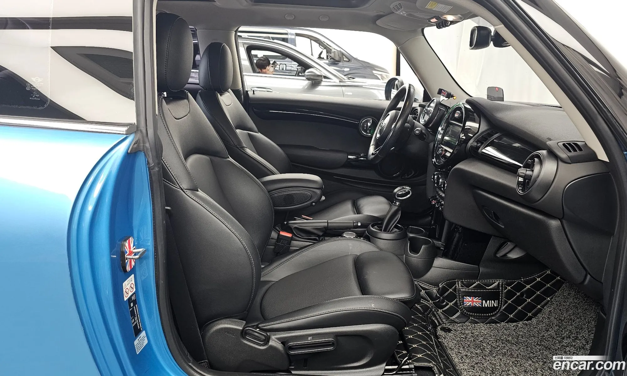 Mini Cooper 2018 WMWXP5100J2F94049 — 24