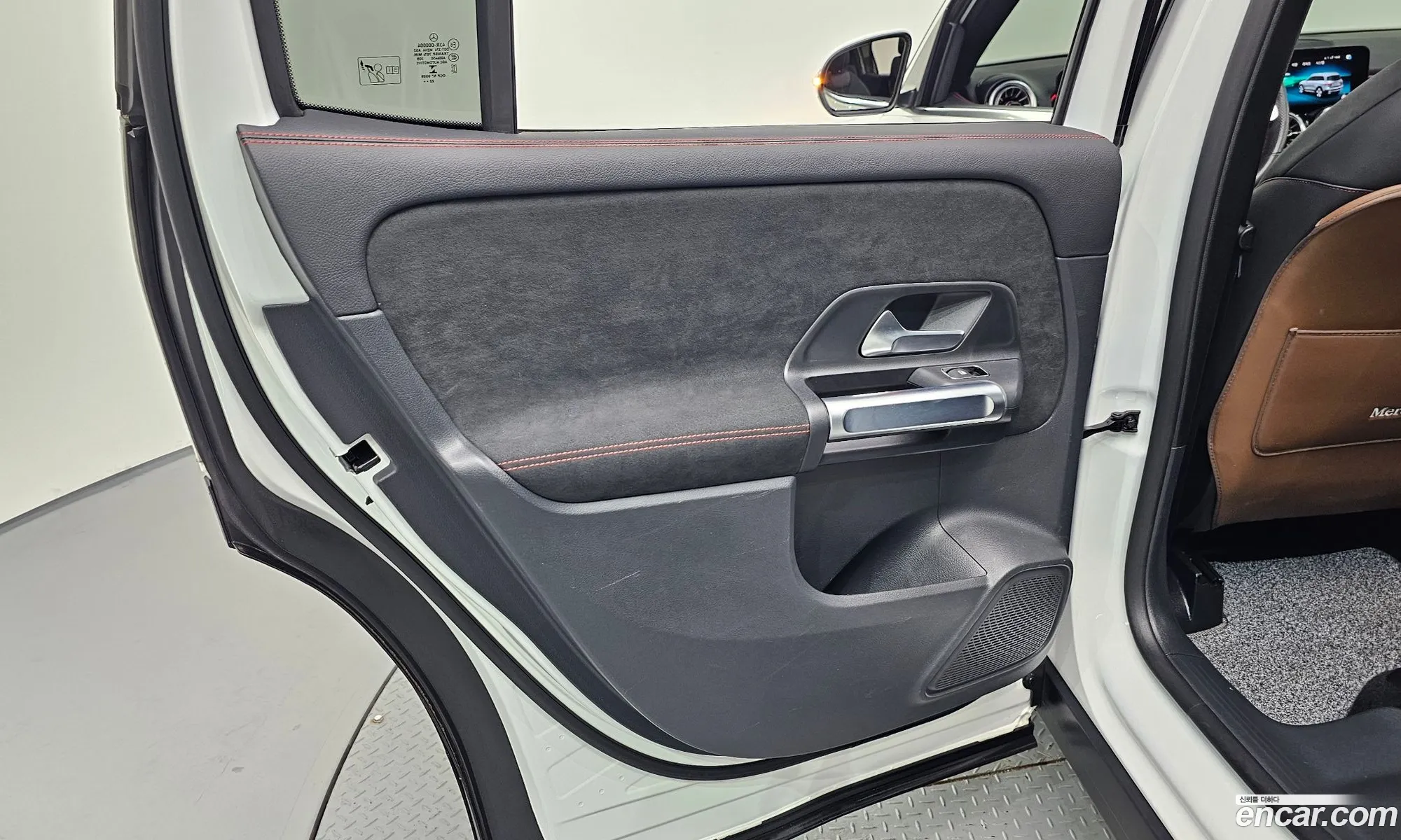 Mercedes-Benz GLB-Class X247 2023 — 30