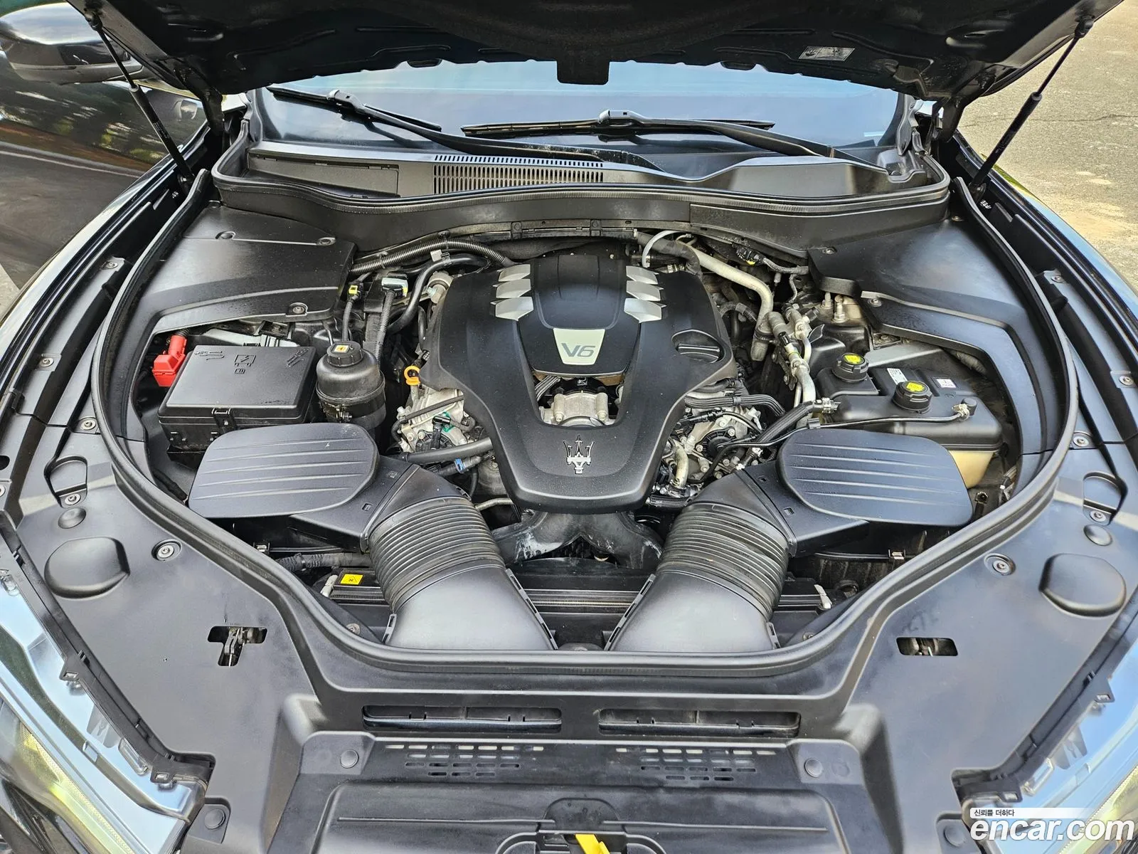 Maserati Levante 2017 — 18