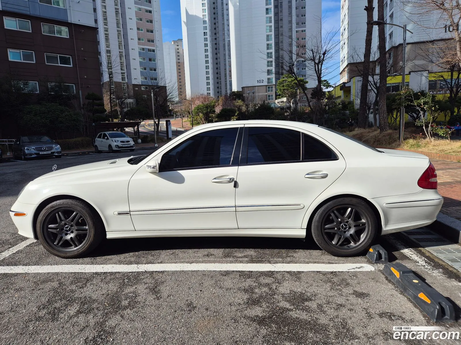 Mercedes-Benz E-Class W211 2006 — 10